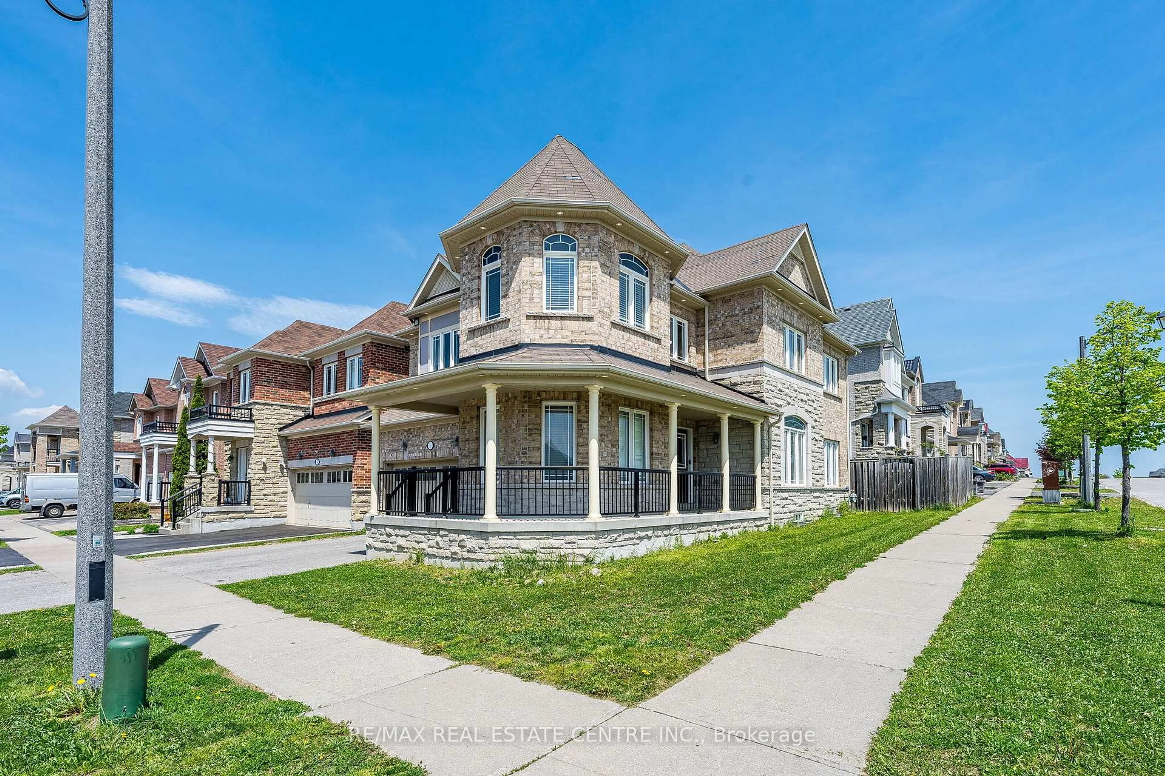 Unknown for 1 Arfield Ave, Ajax Ontario L1Z 0E9