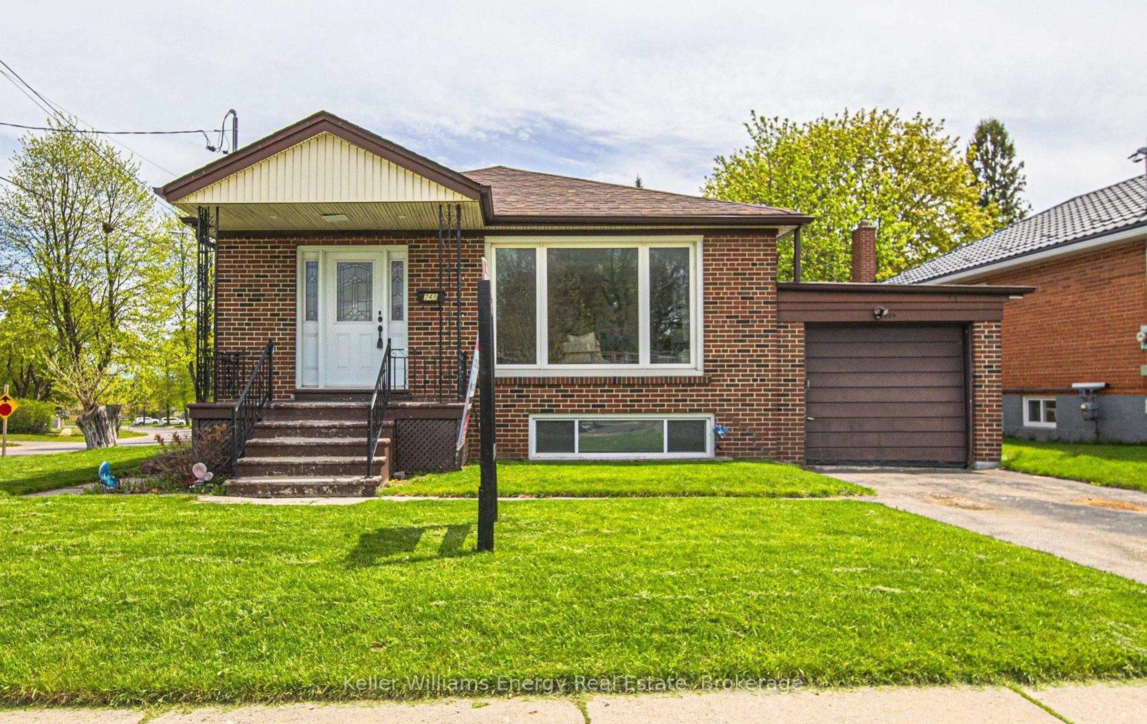Home with brick exterior material, street for 249 Thomas St, Oshawa Ontario L1J 1M3