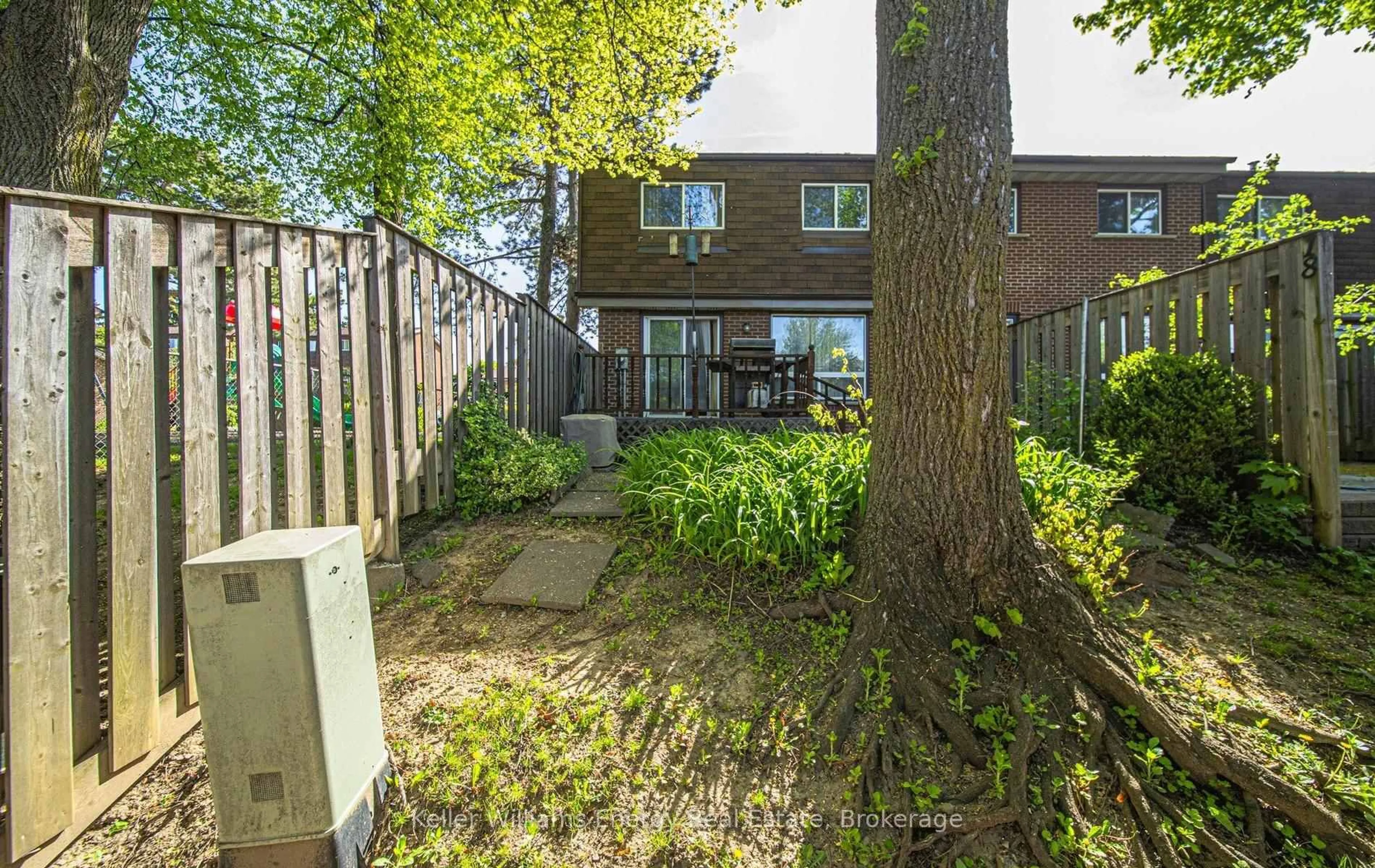 Patio, unknown for 5 Michael Blvd #18, Whitby Ontario L1N 5P4