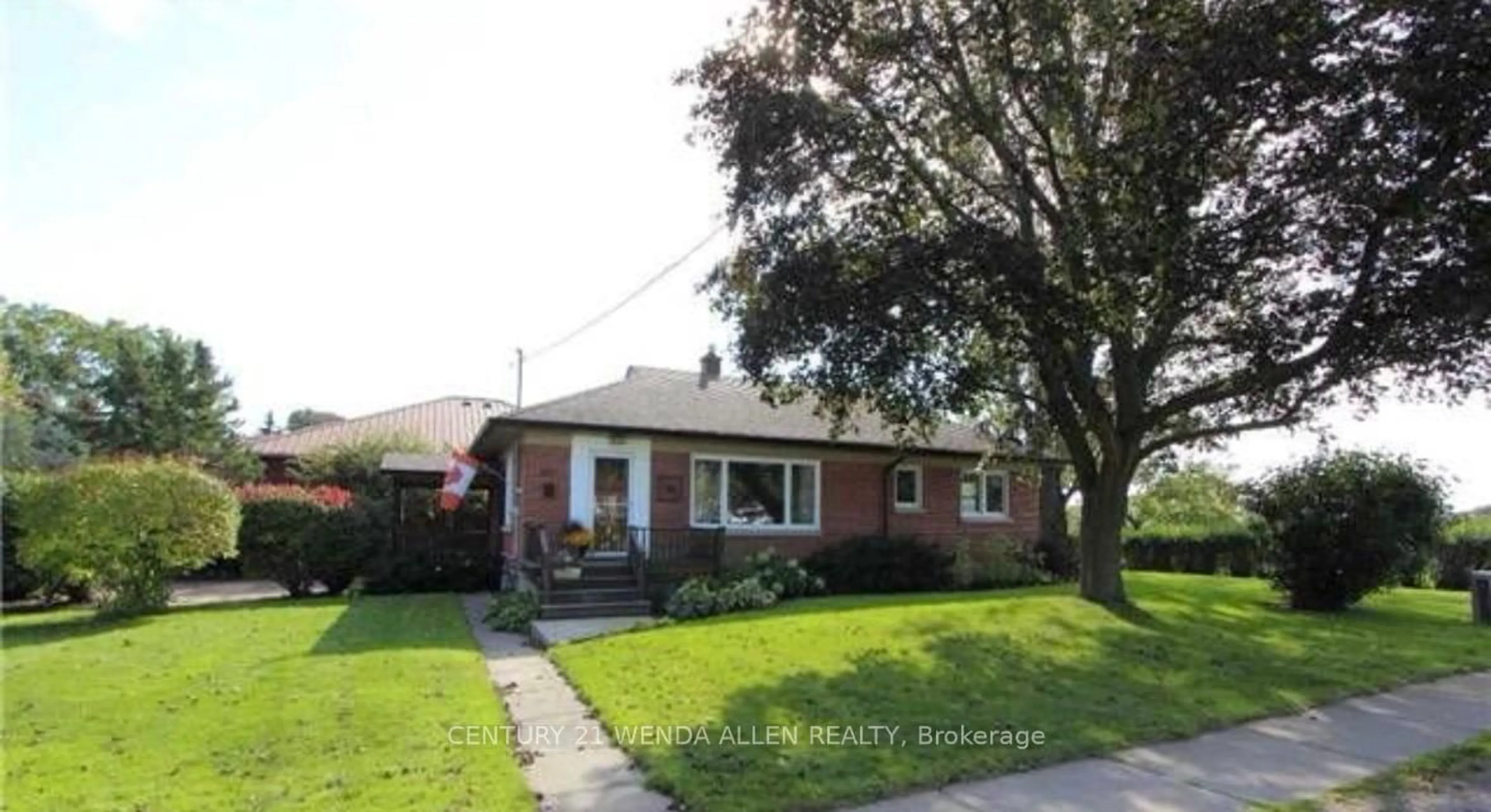 Home with brick exterior material, street for 607 Mary St, Whitby Ontario L1N 2S1