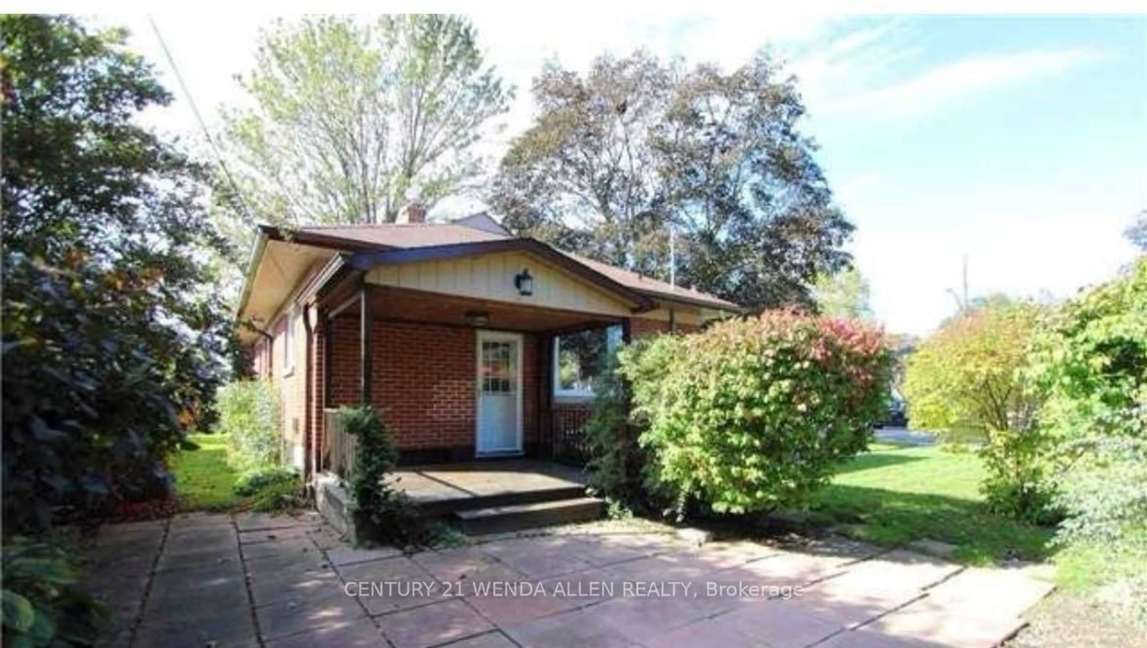 Unknown for 607 Mary St, Whitby Ontario L1N 2S1