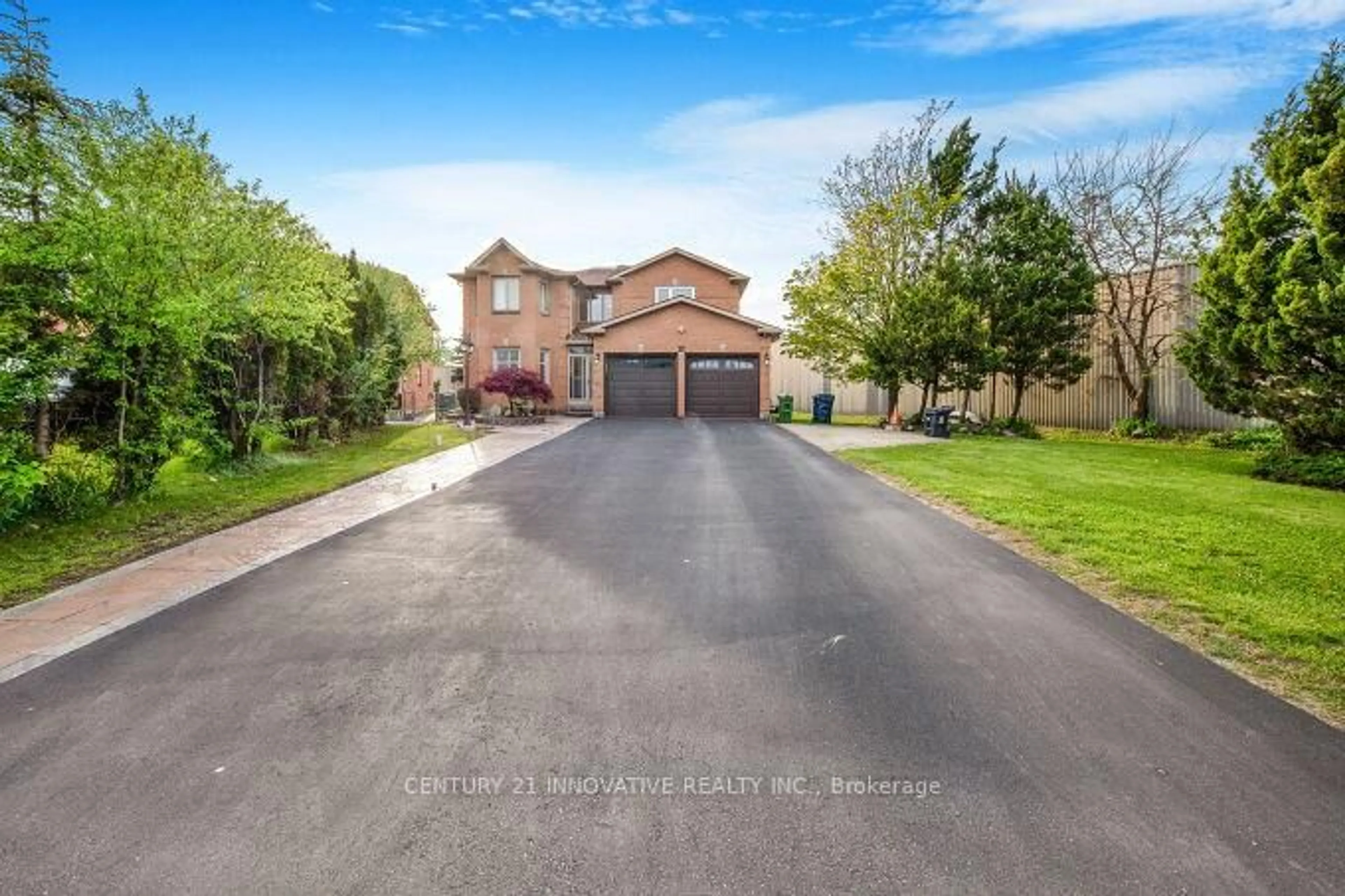 A pic from outside/outdoor area/front of a property/back of a property/a pic from drone, street for 91 Lavery Tr, Toronto Ontario M1C 4Z2
