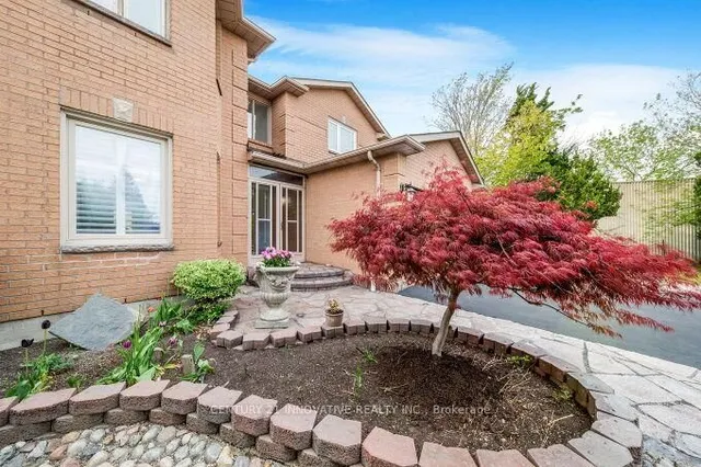91 Lavery Tr, Toronto 5