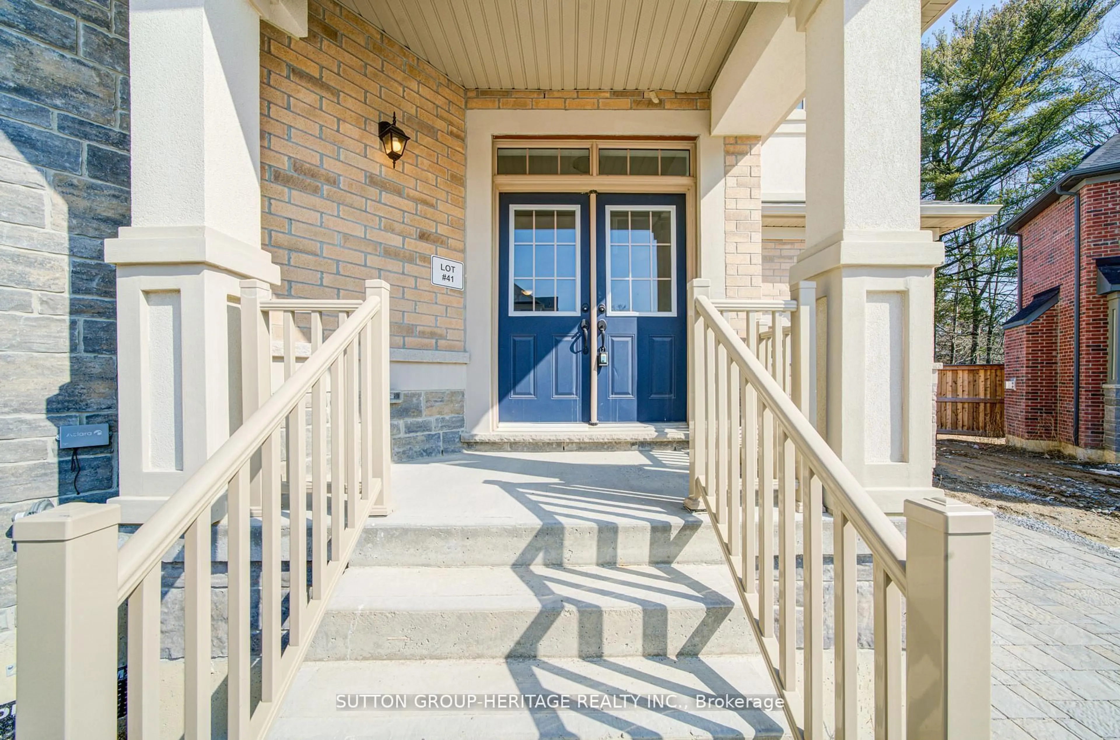 Indoor entryway for 21 Deer Creek Crt, Toronto Ontario M1C 1N8