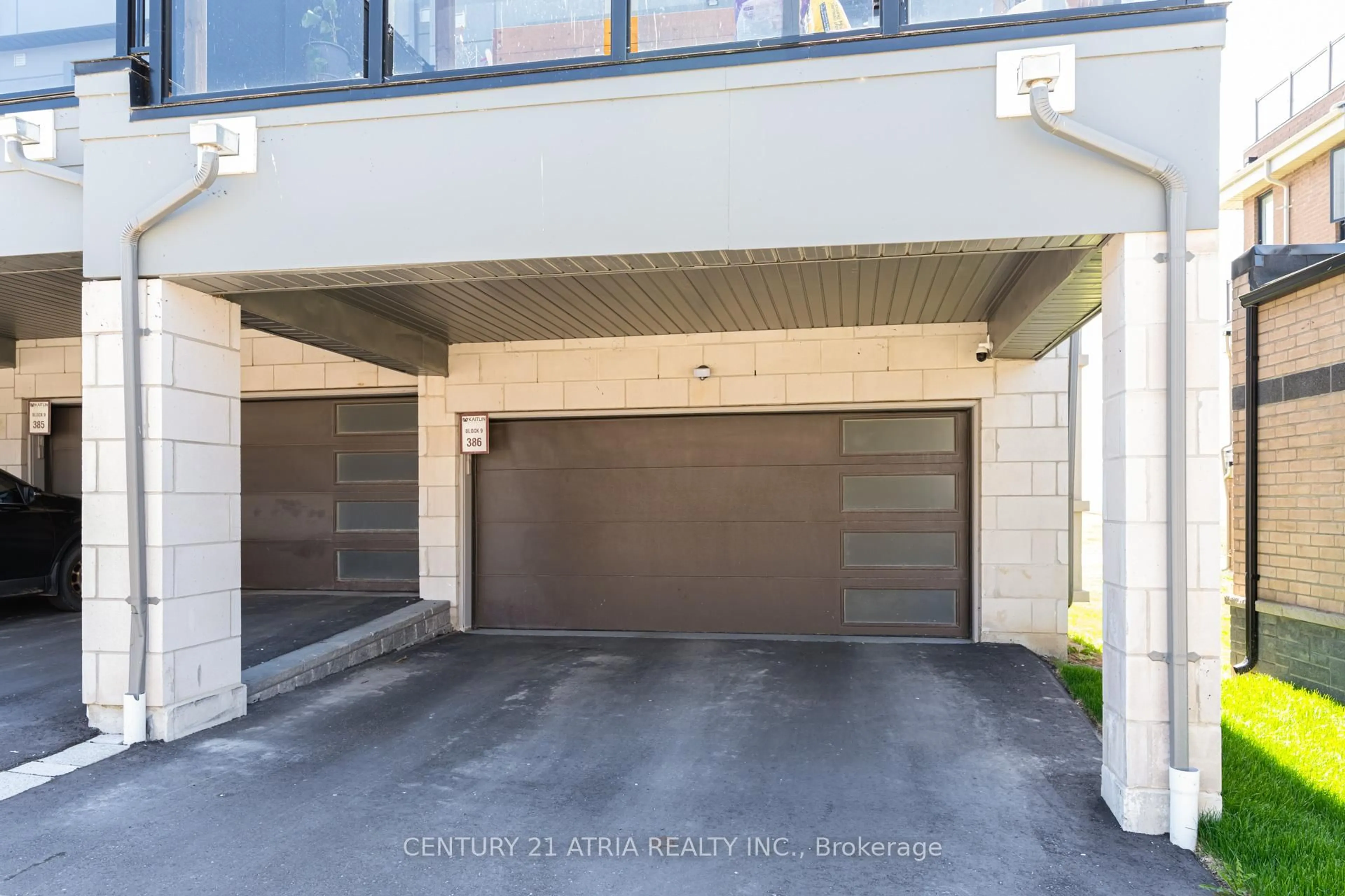Indoor garage for 659 Port Darlington Rd, Clarington Ontario L1C 7G2