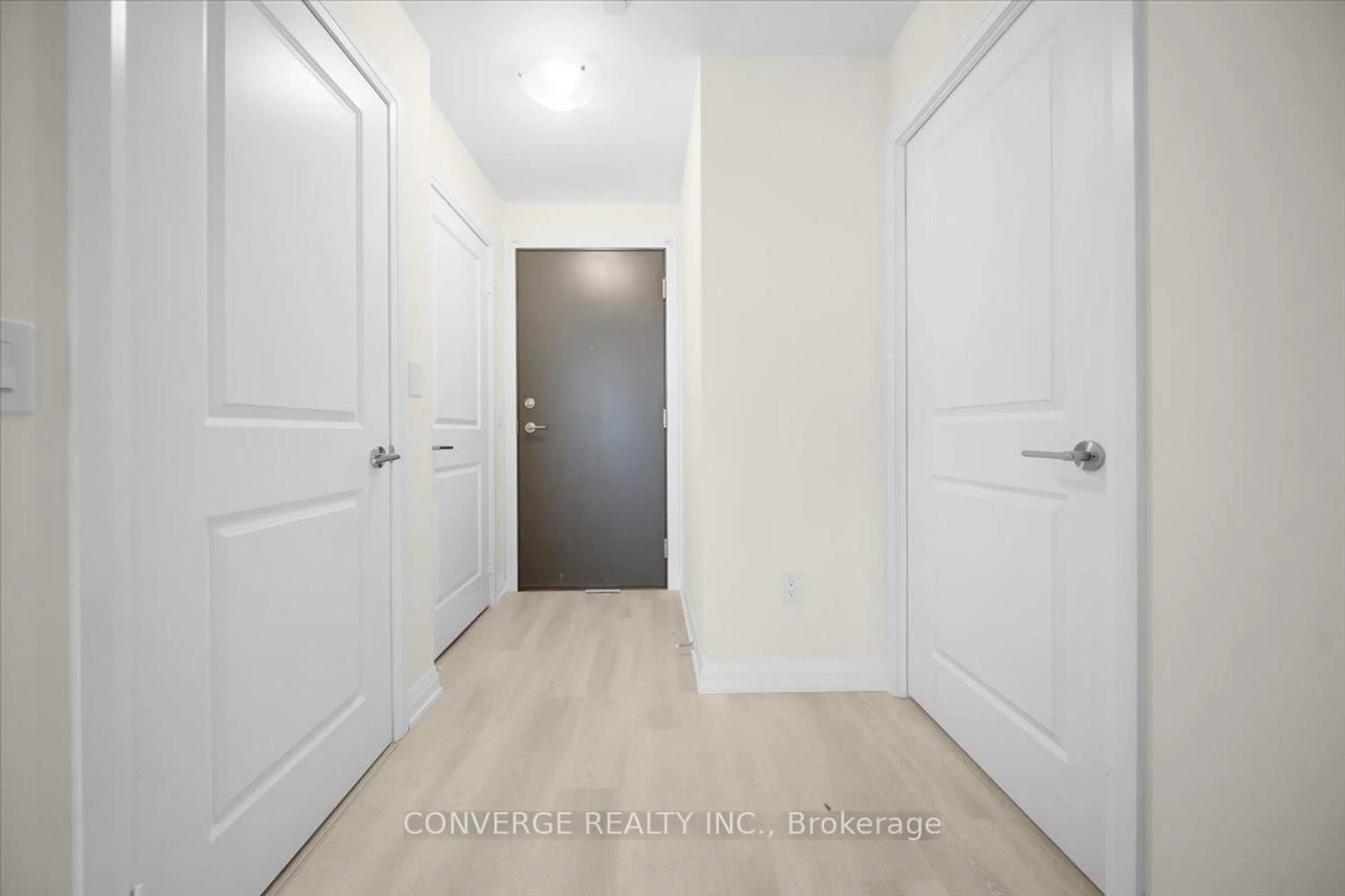 Indoor entryway for 3260 Sheppard Ave #2501, Toronto Ontario M1T 0B3
