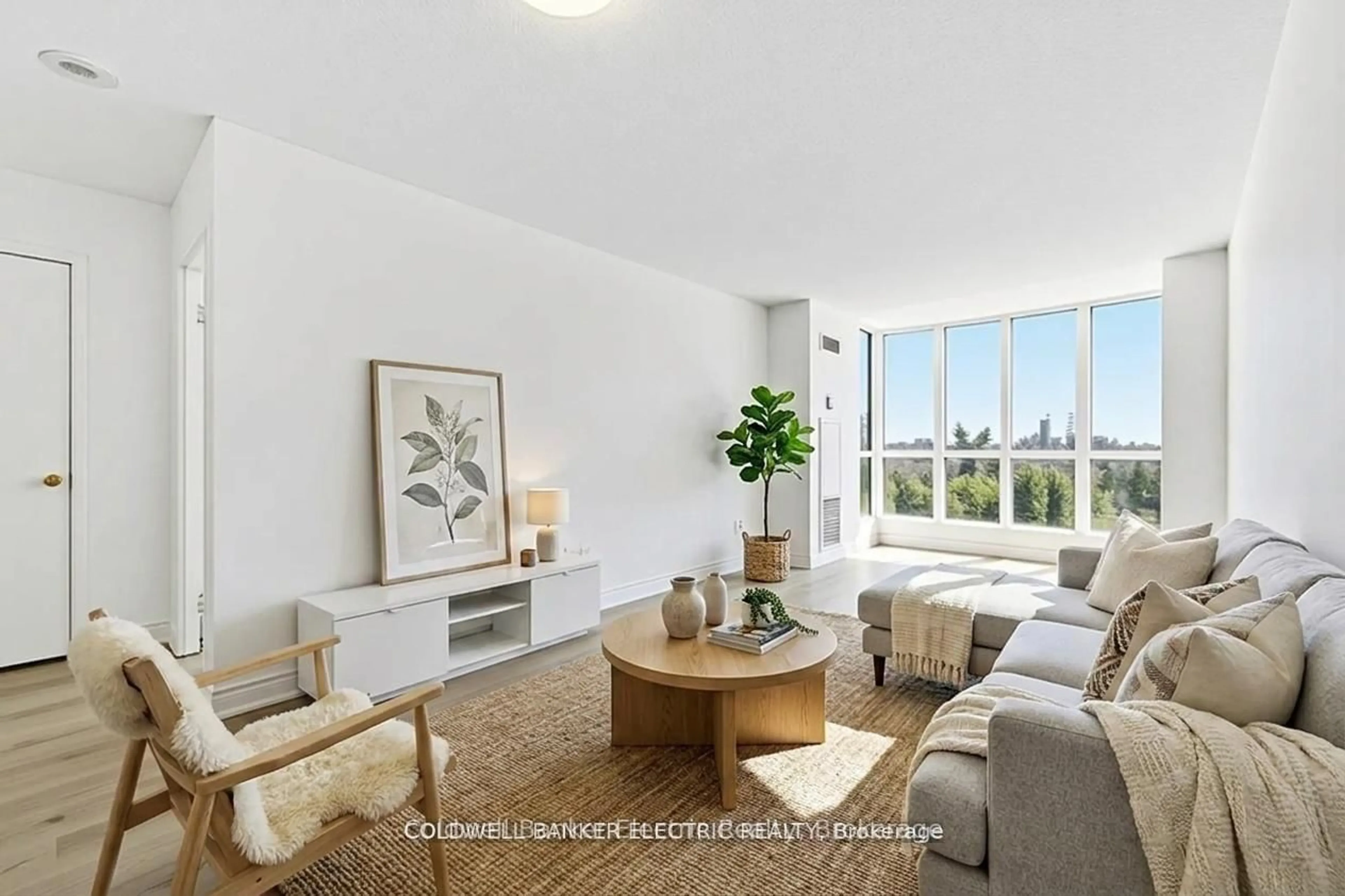 Living room with furniture, unknown for 2550 Lawrence Ave #815, Toronto Ontario M1P 4Z3