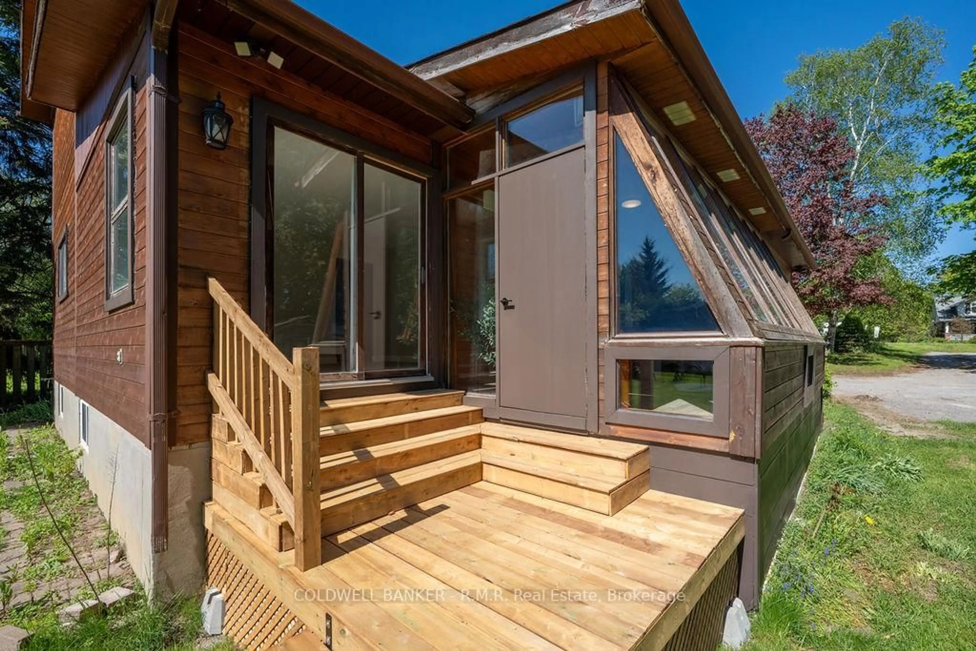 Unknown for 9670 Baldwin St, Whitby Ontario L0B 1A0