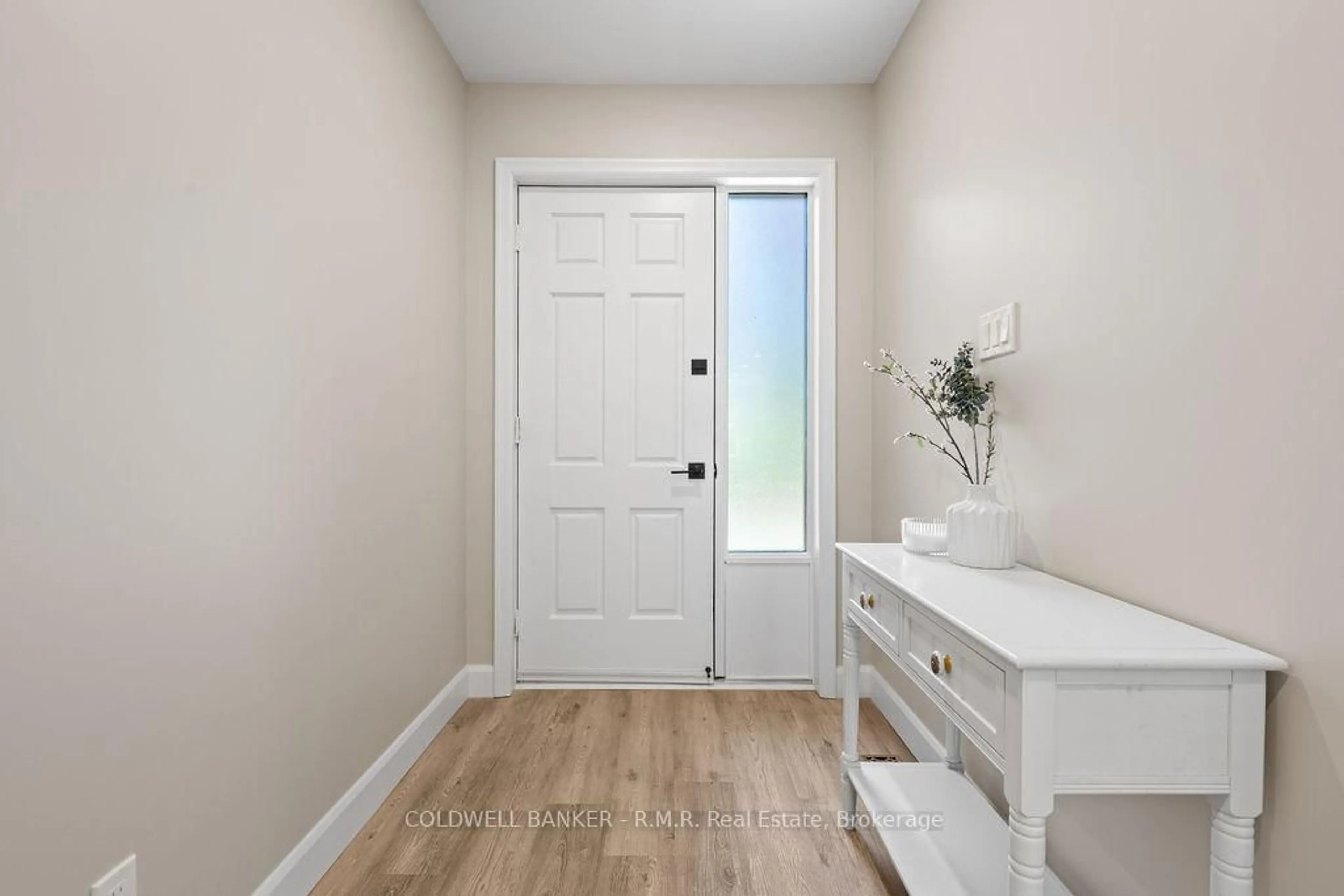 Indoor entryway for 9670 Baldwin St, Whitby Ontario L0B 1A0