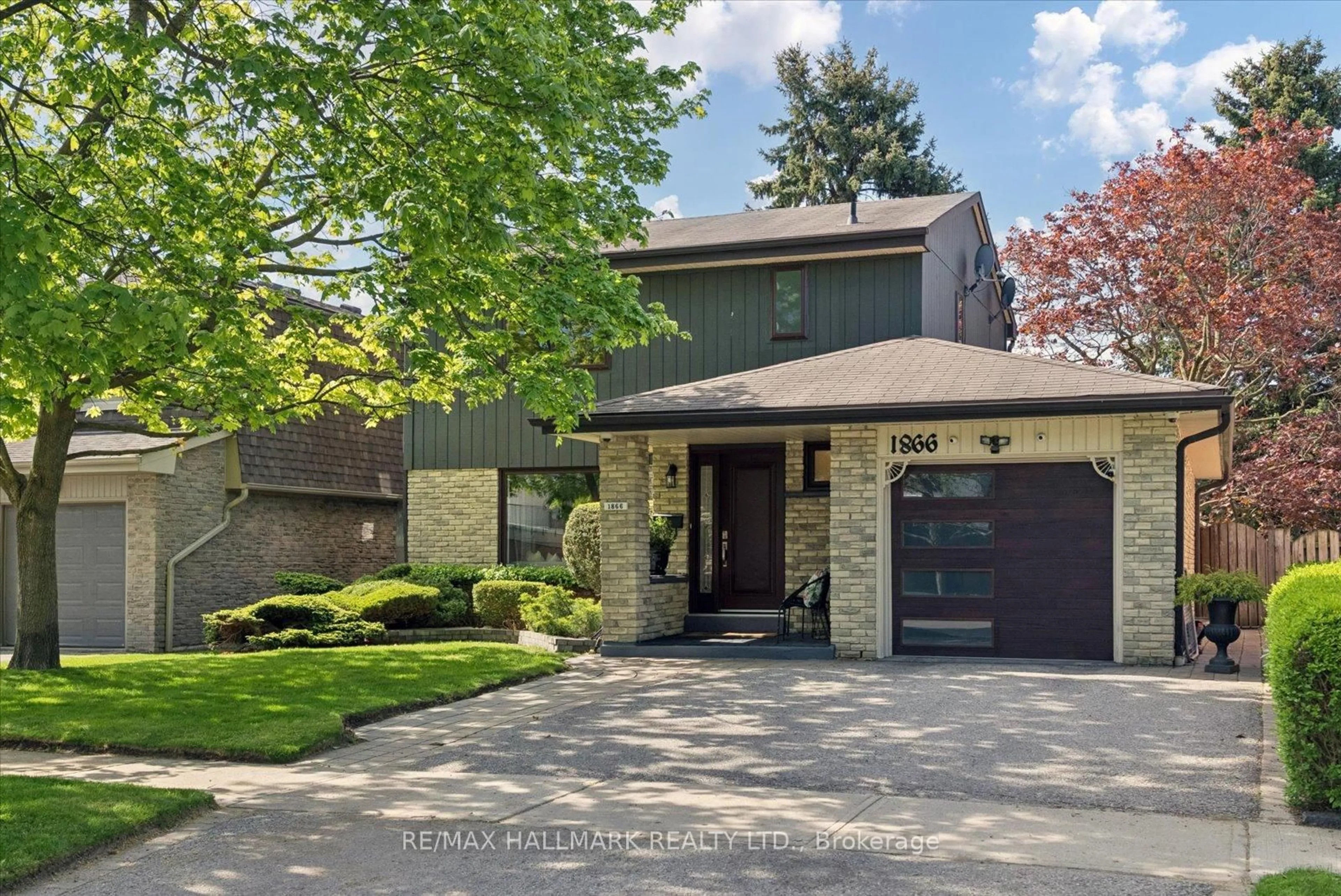 Home with brick exterior material, street for 1866 Bowler Dr, Pickering Ontario L1V 3E4