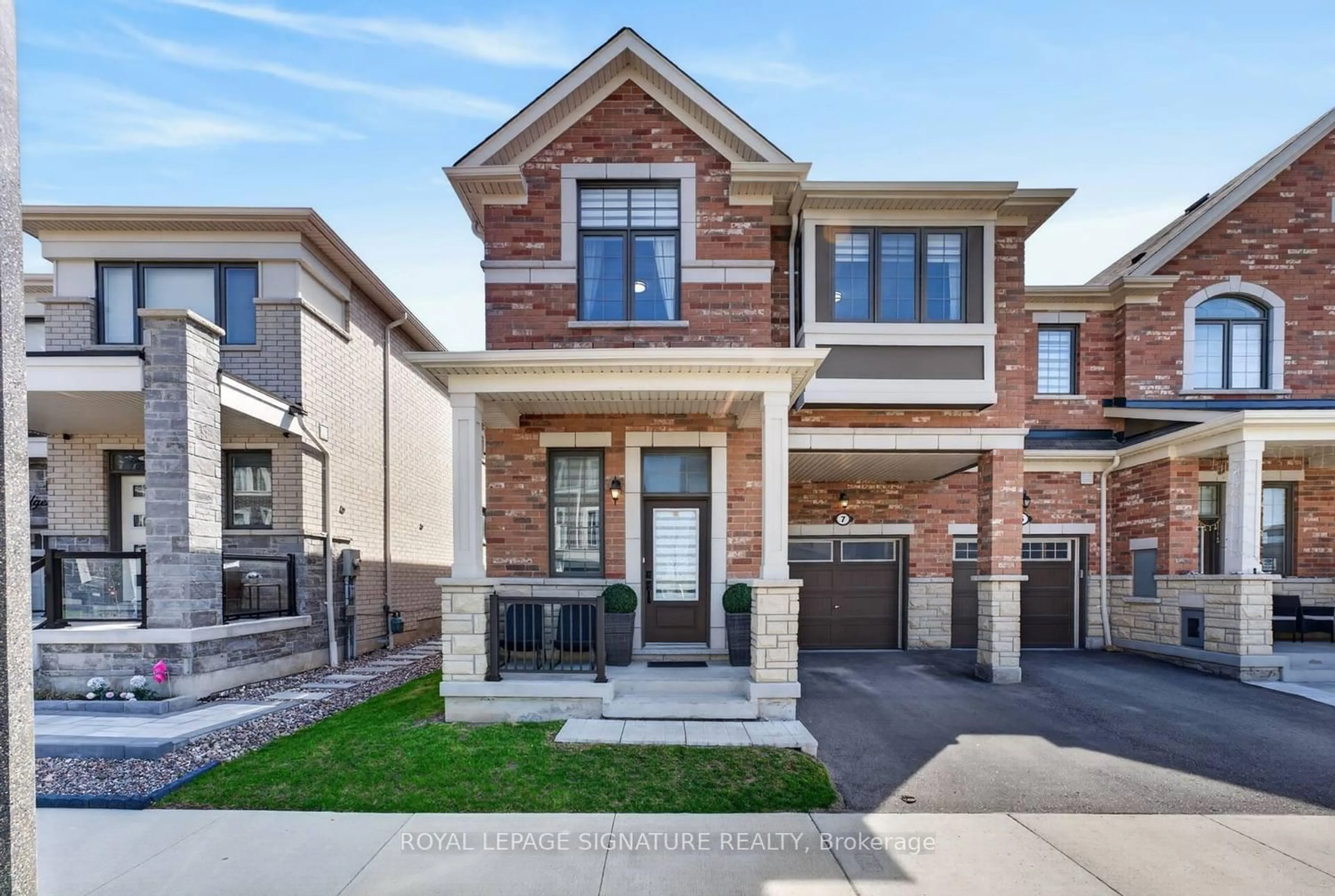 Unknown for 7 Sedgemoor St, Whitby Ontario L1P 0M3