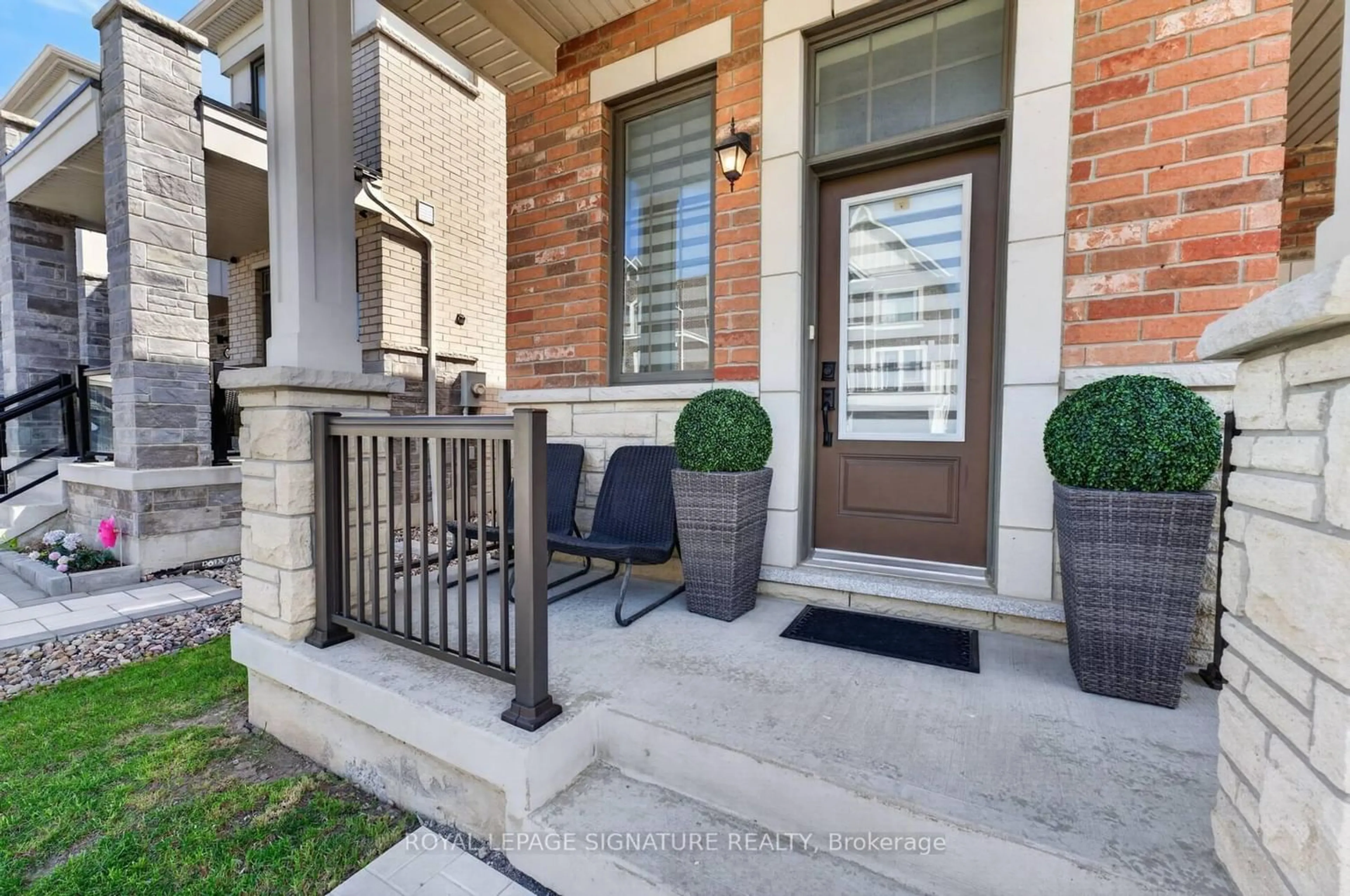 Unknown for 7 Sedgemoor St, Whitby Ontario L1P 0M3