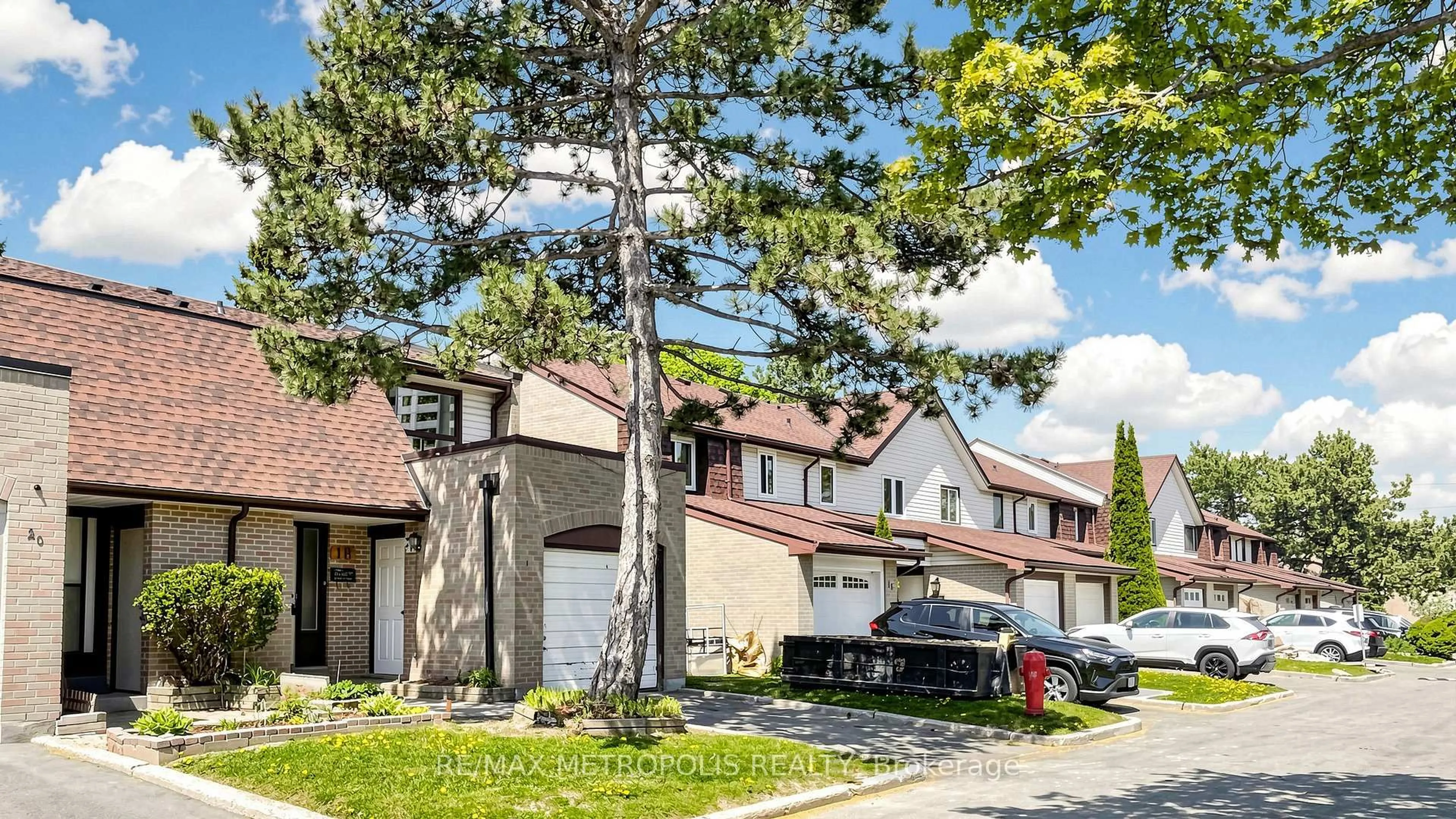 Unknown for 11 Livonia Pl #18, Toronto Ontario M1E 4W5