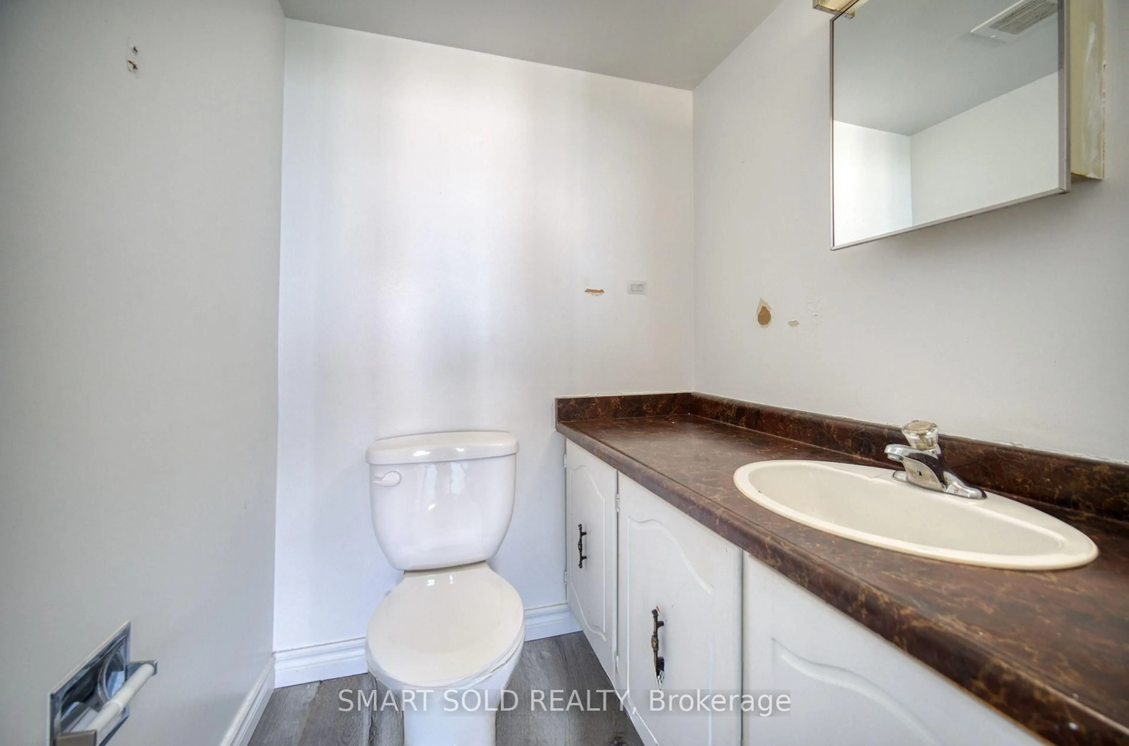 Standard bathroom, unknown for 10 Stonehill Crt #1009, Toronto Ontario M1W 2X8