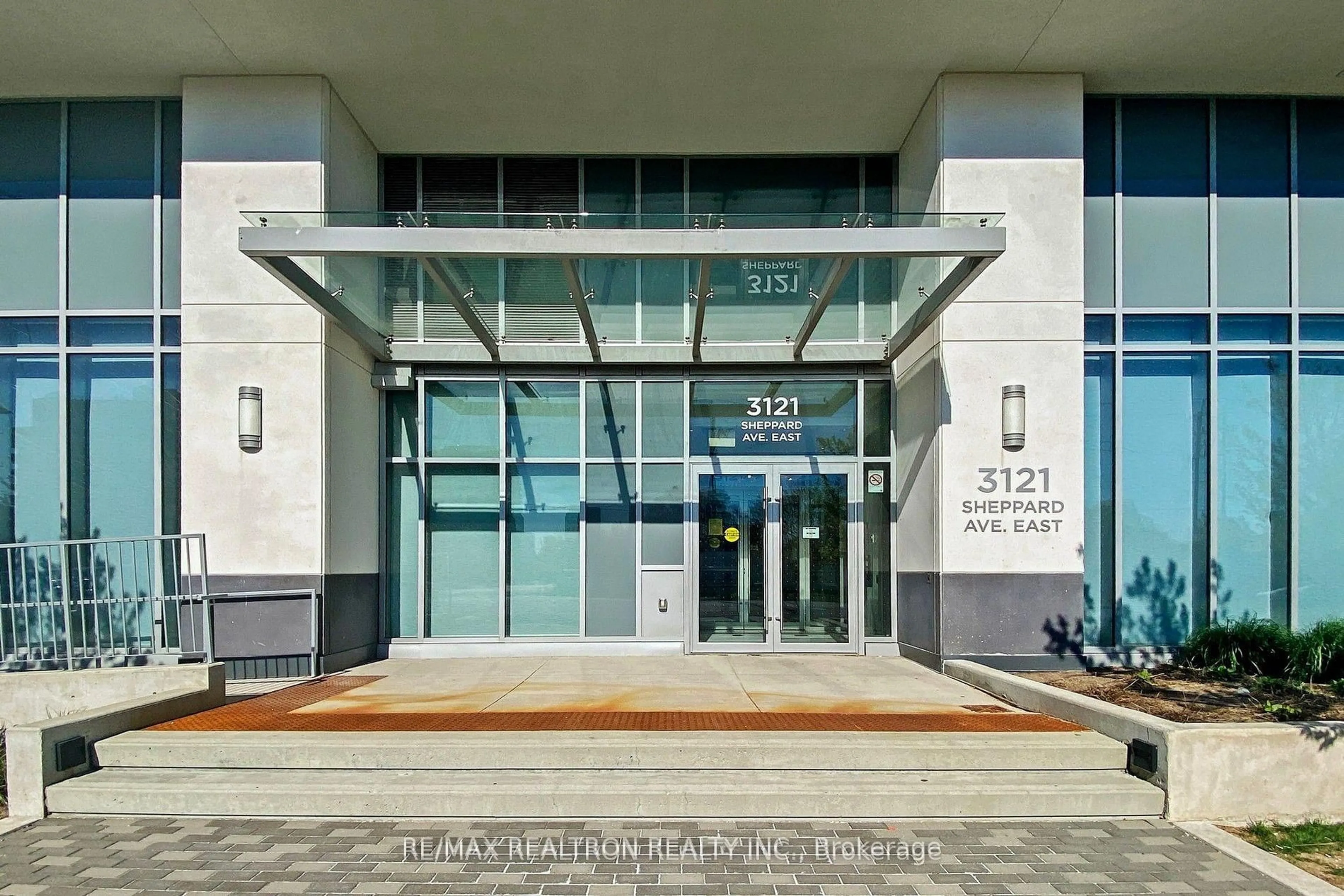 Indoor foyer for 3121 Sheppard Ave ##710, Toronto Ontario M1T 0B6