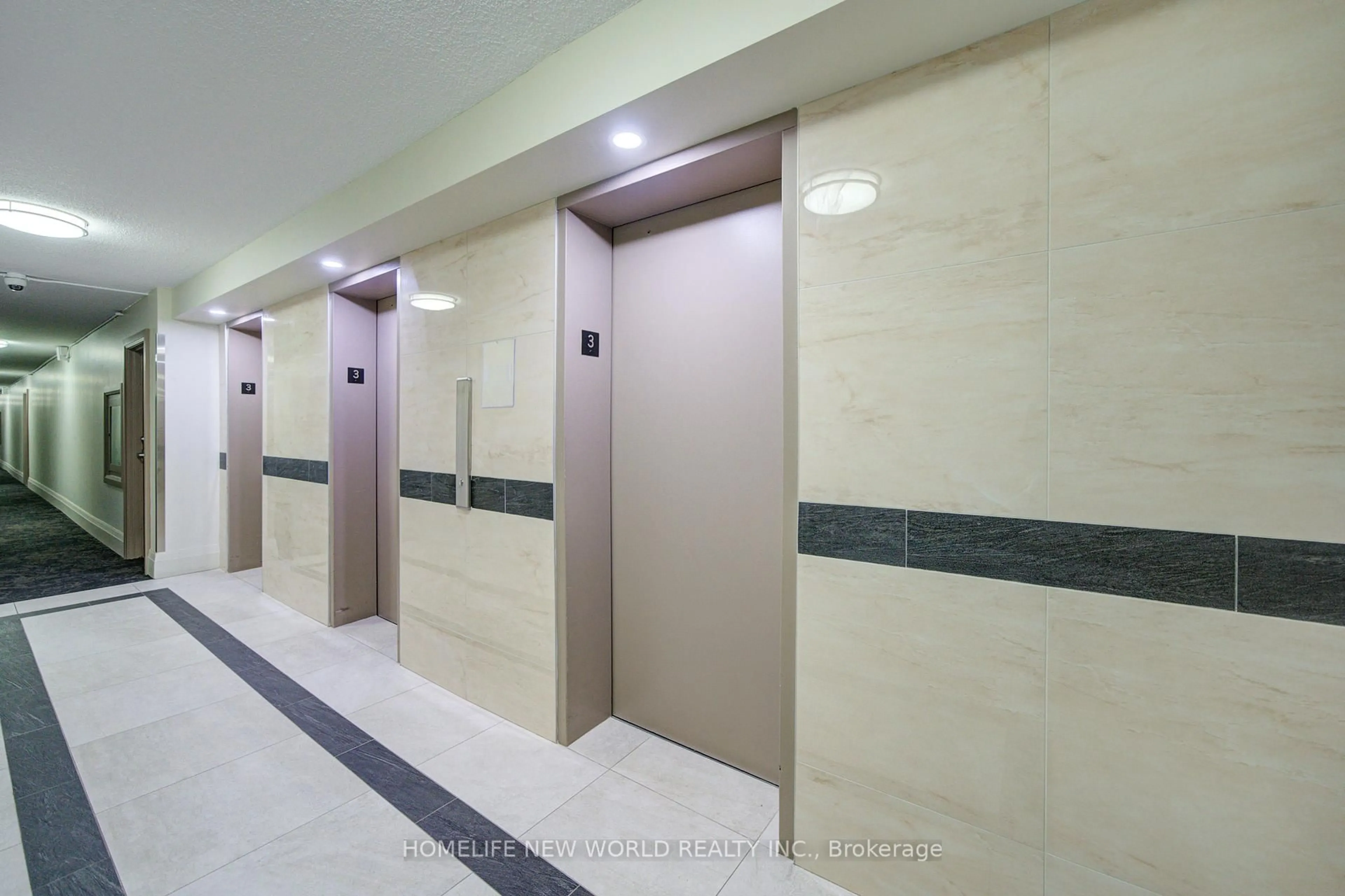 Indoor foyer for 1950 Kennedy Rd #303, Toronto Ontario M1P 4S9