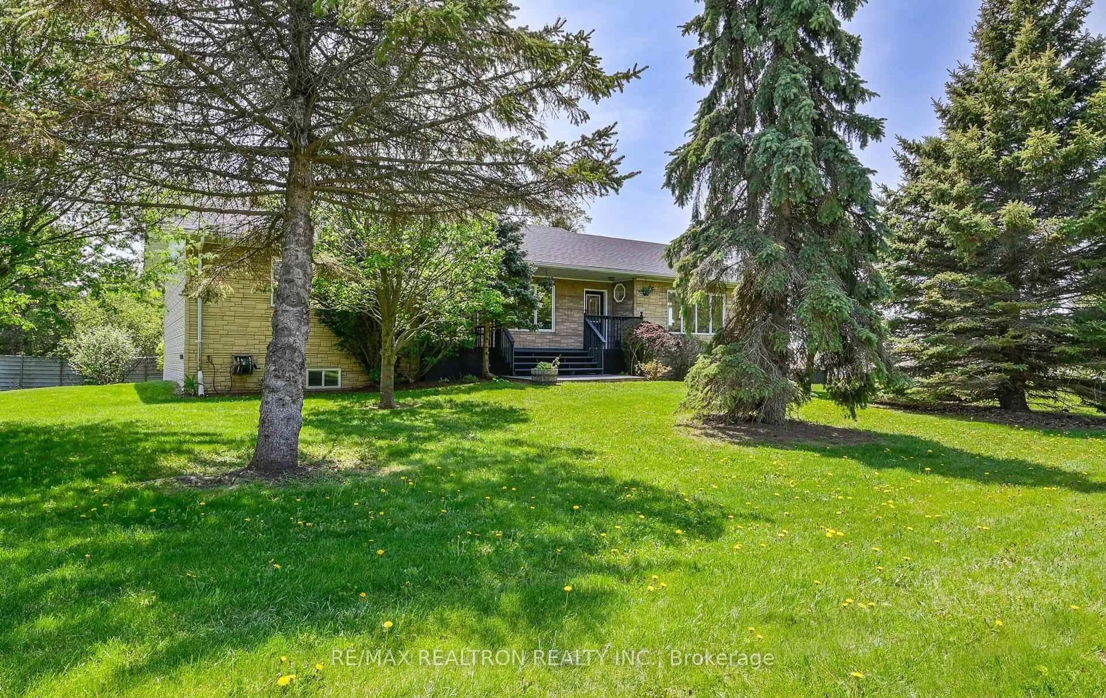 A pic from outside/outdoor area/front of a property/back of a property/a pic from drone, unknown for 5995 Ochonski Rd, Clarington Ontario L0B 1M0