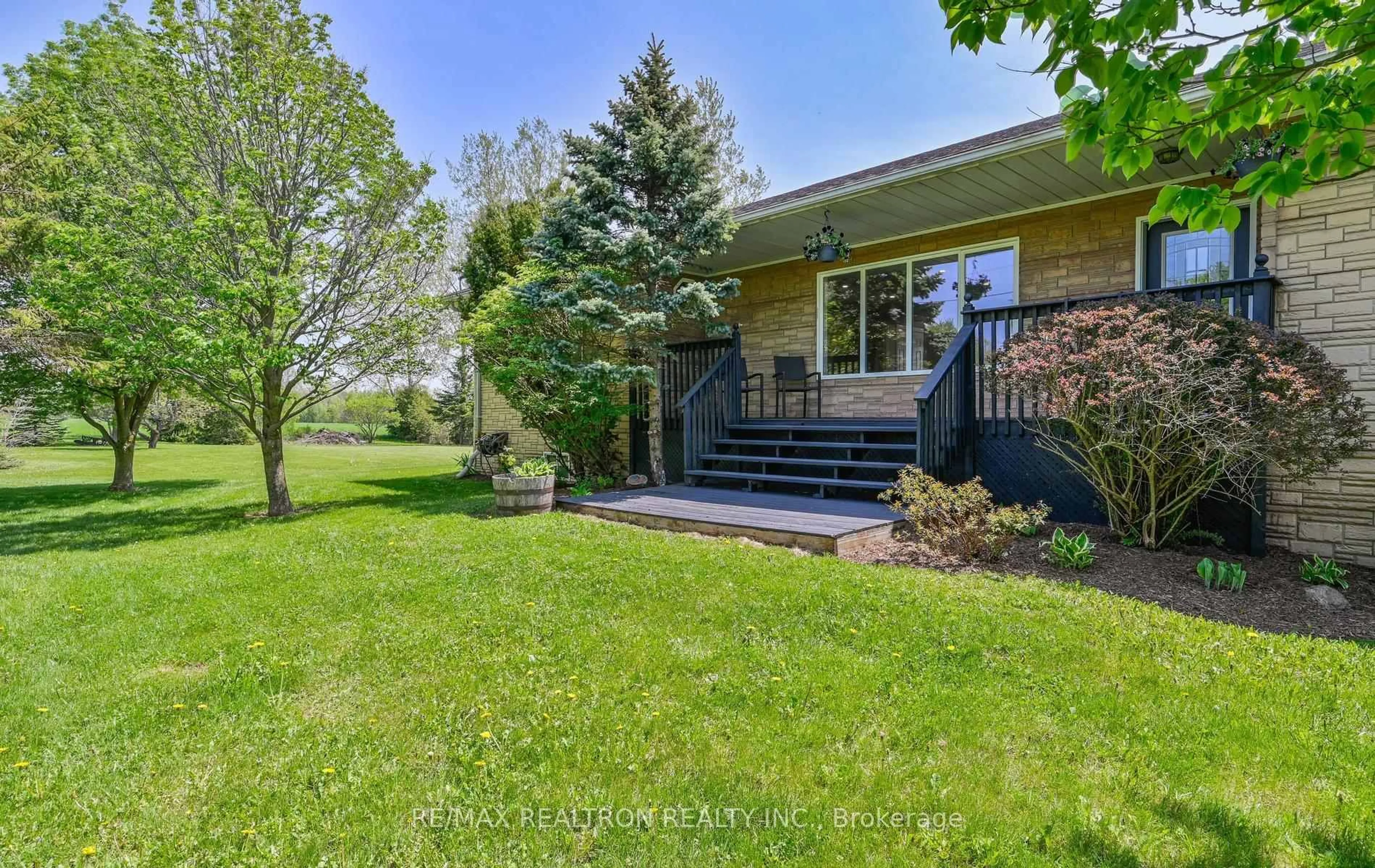 Patio, unknown for 5995 Ochonski Rd, Clarington Ontario L0B 1M0