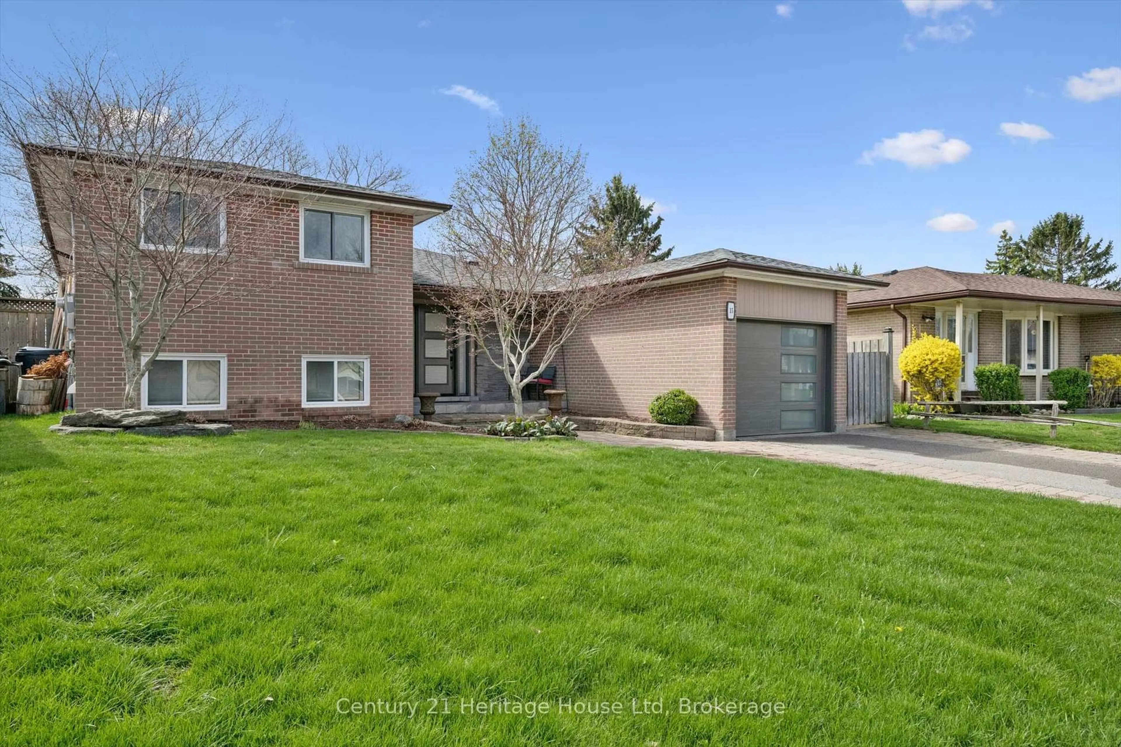 Home with brick exterior material, street for 15 Conference Blvd, Toronto Ontario M1C 2E1