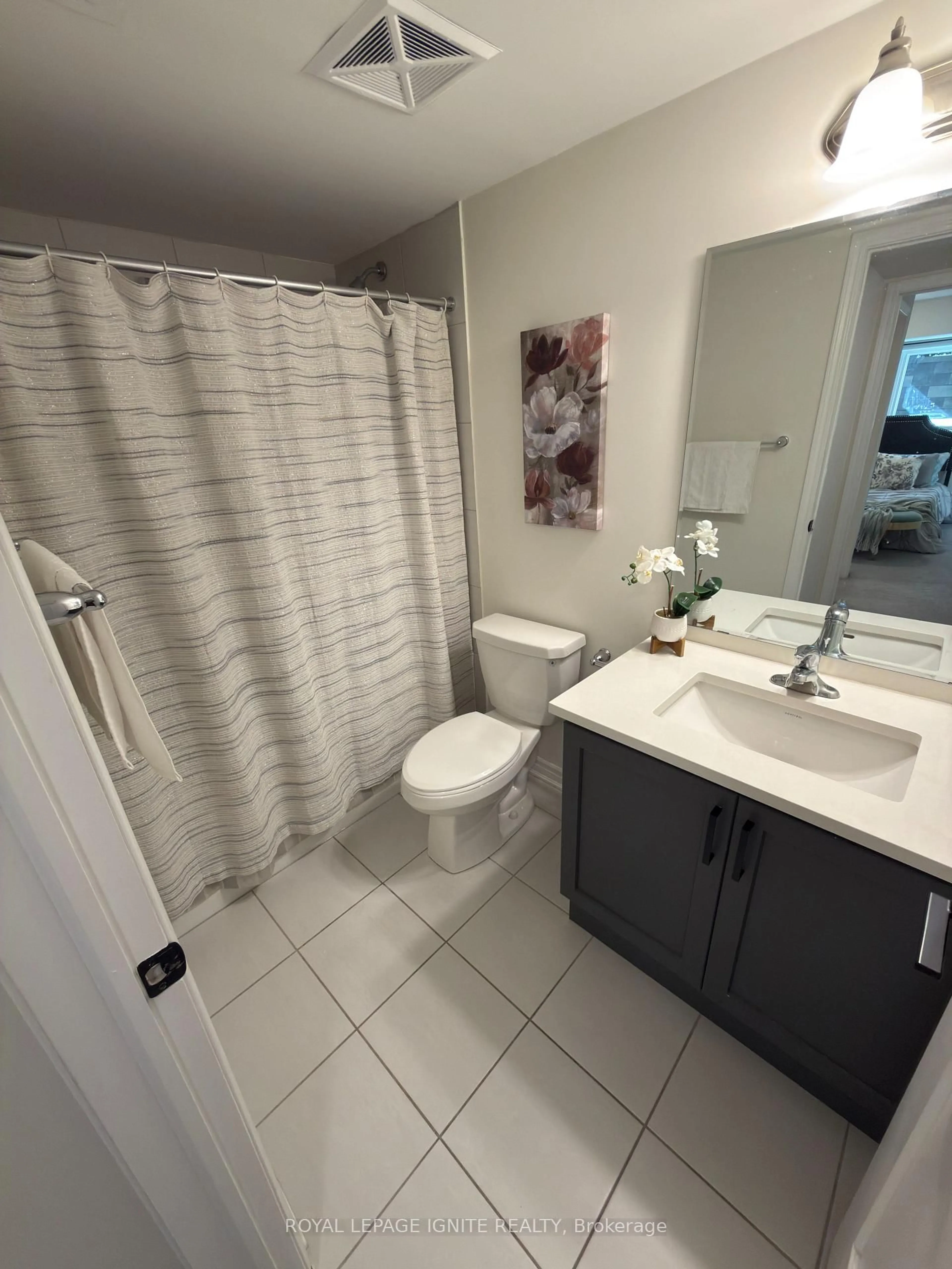 Standard bathroom, unknown for 1081 Danforth Rd #119, Toronto Ontario M1J 0B2