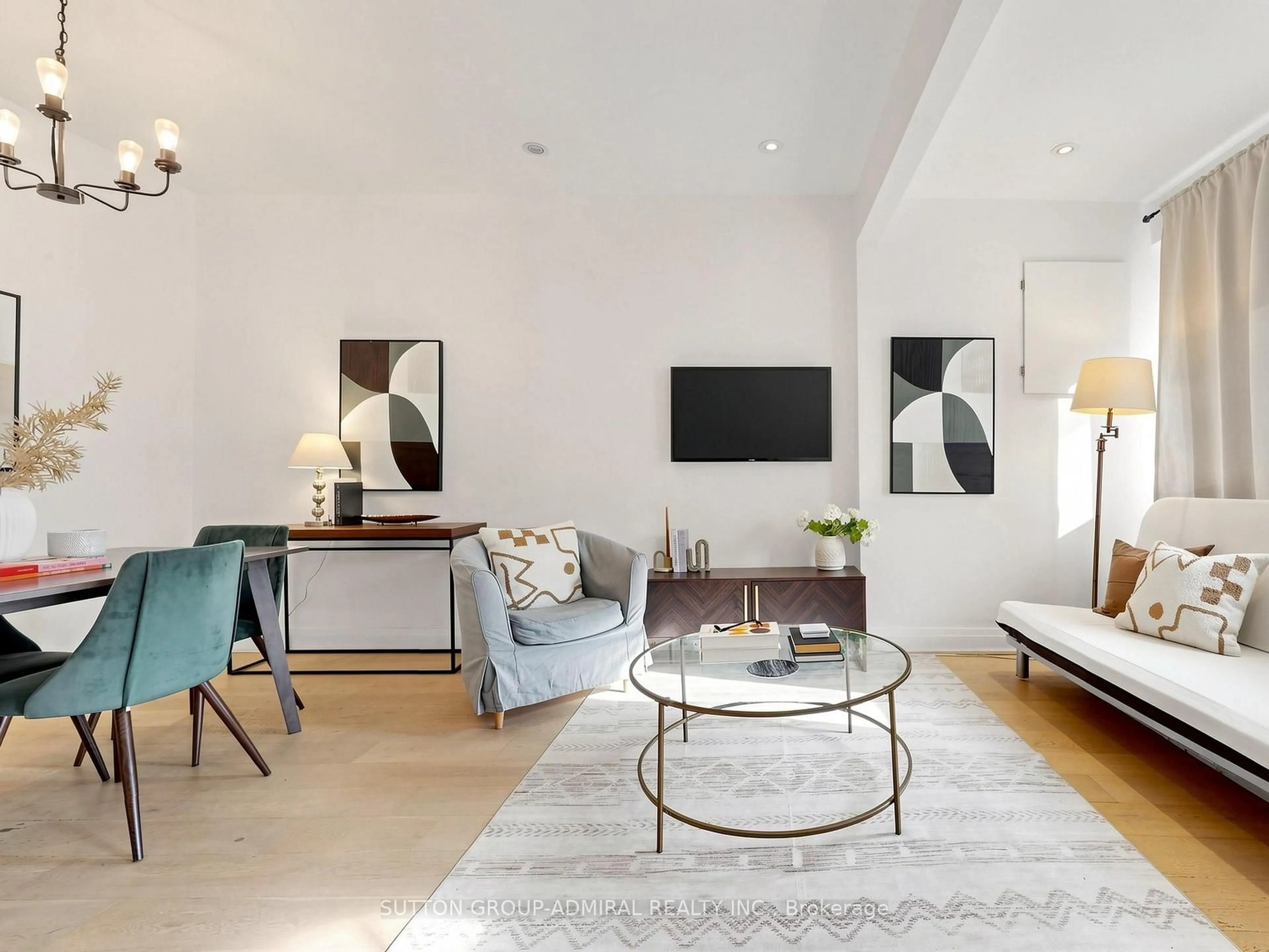 Living room with furniture, unknown for 275 Victoria Park Ave, Toronto Ontario M4E 3S6