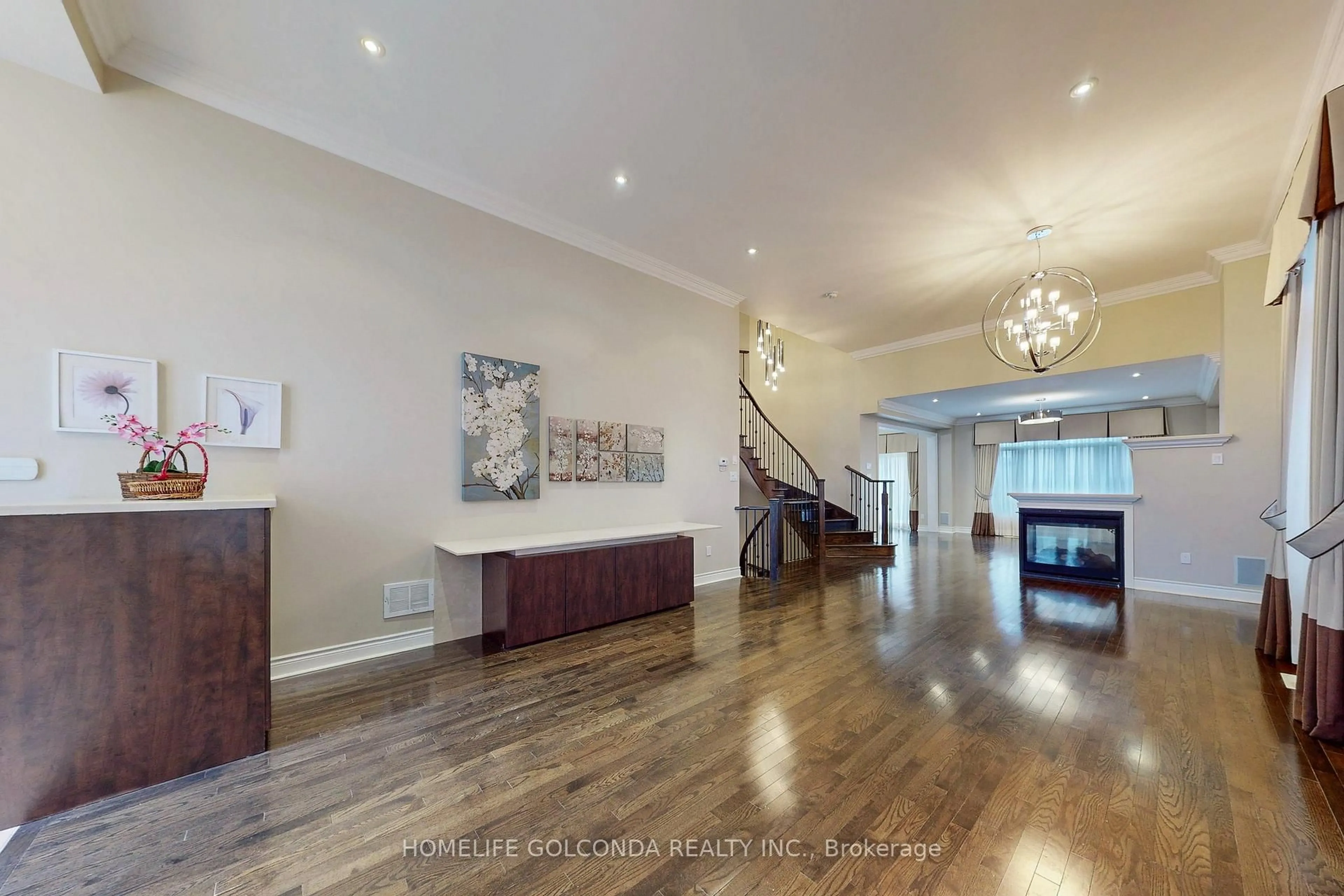 Indoor foyer for 43 Bellotti Cres, Ajax Ontario L1Z 0M2