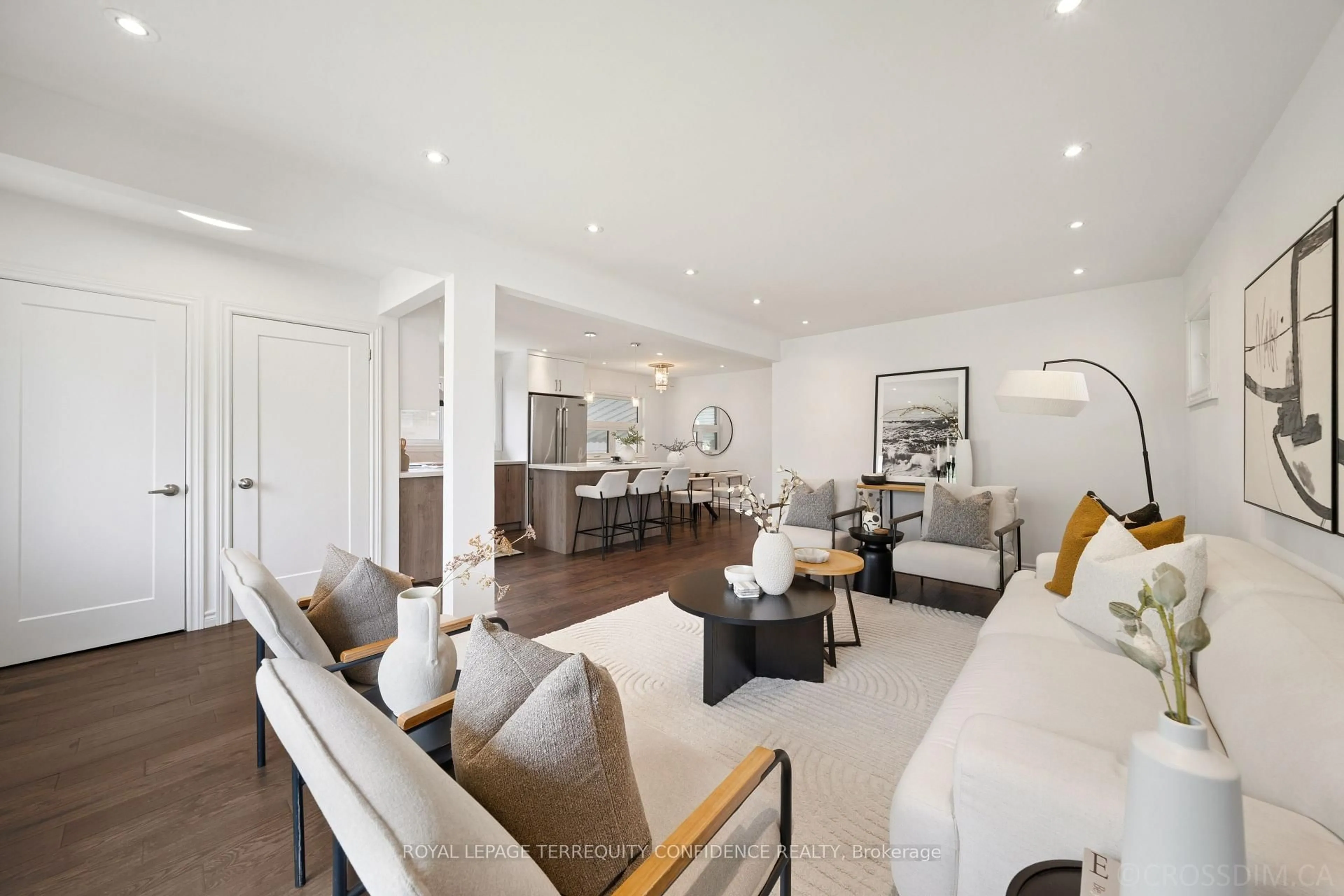 Living room with furniture, unknown for 71 Pachino Blvd, Toronto Ontario M1R 4J8