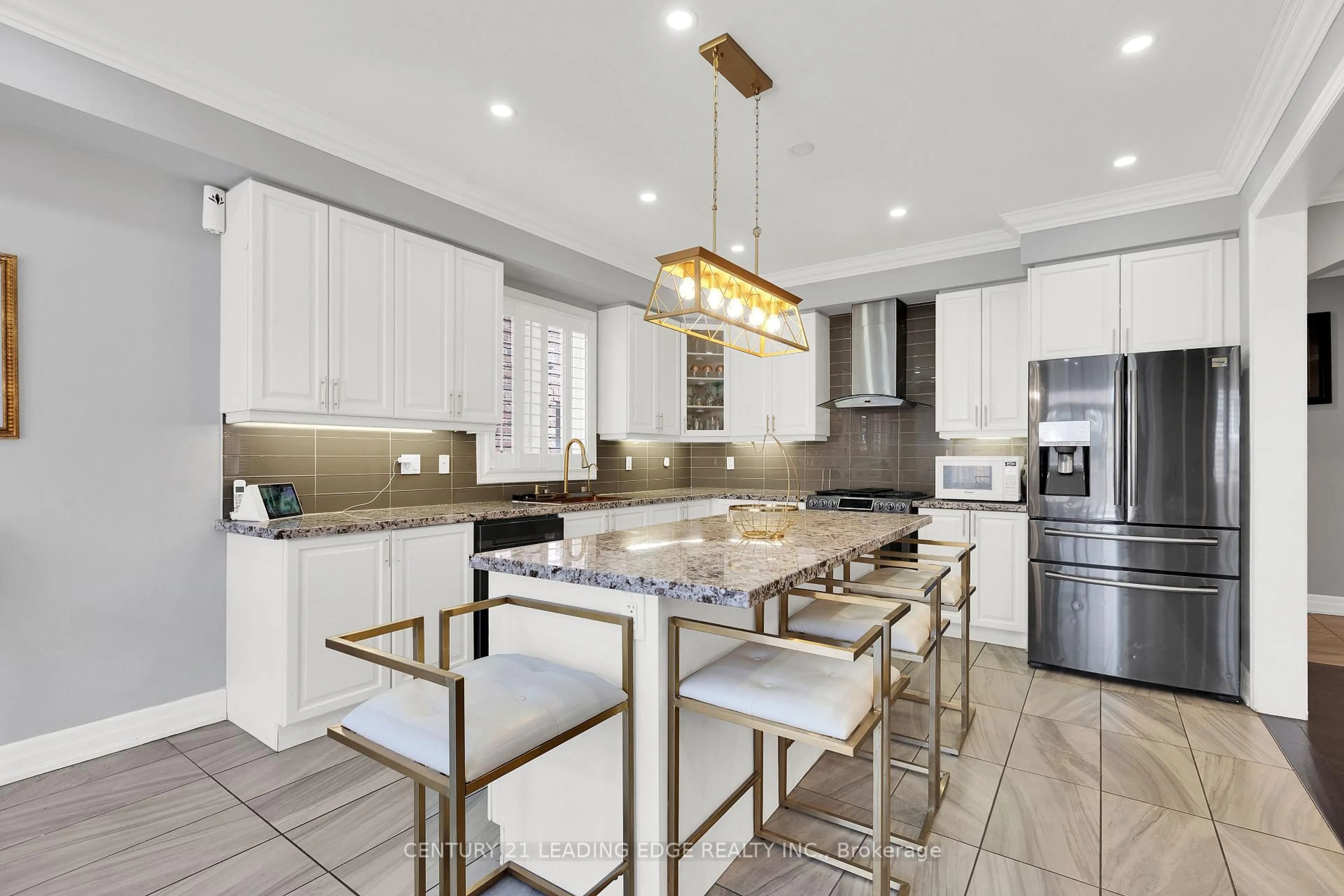 Open concept kitchen, ceramic/tile floor for 14 Quick Tr, Clarington Ontario L1C 5N8