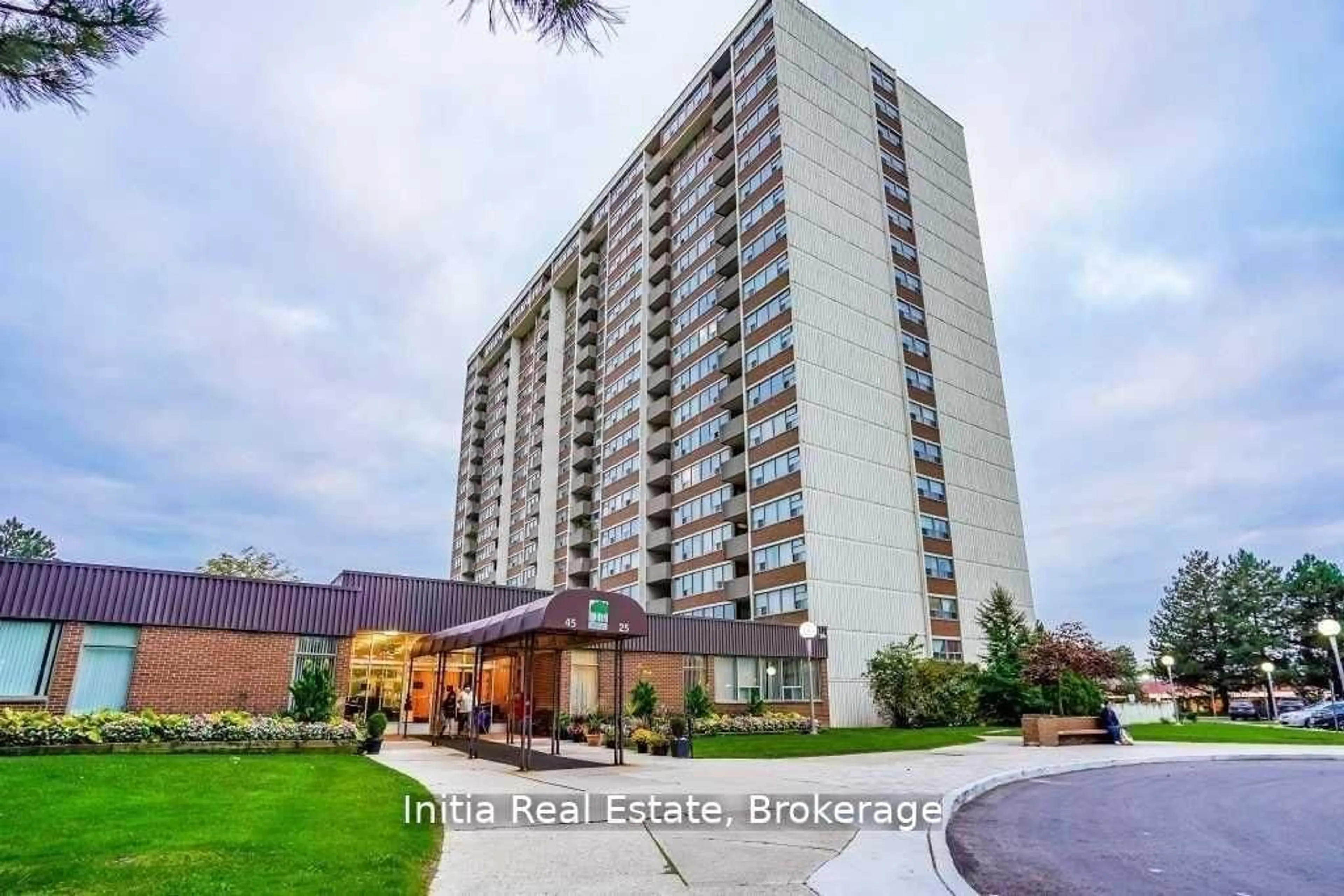 Indoor foyer for 25 Silver Springs Blvd #406, Toronto Ontario M1V 1M9