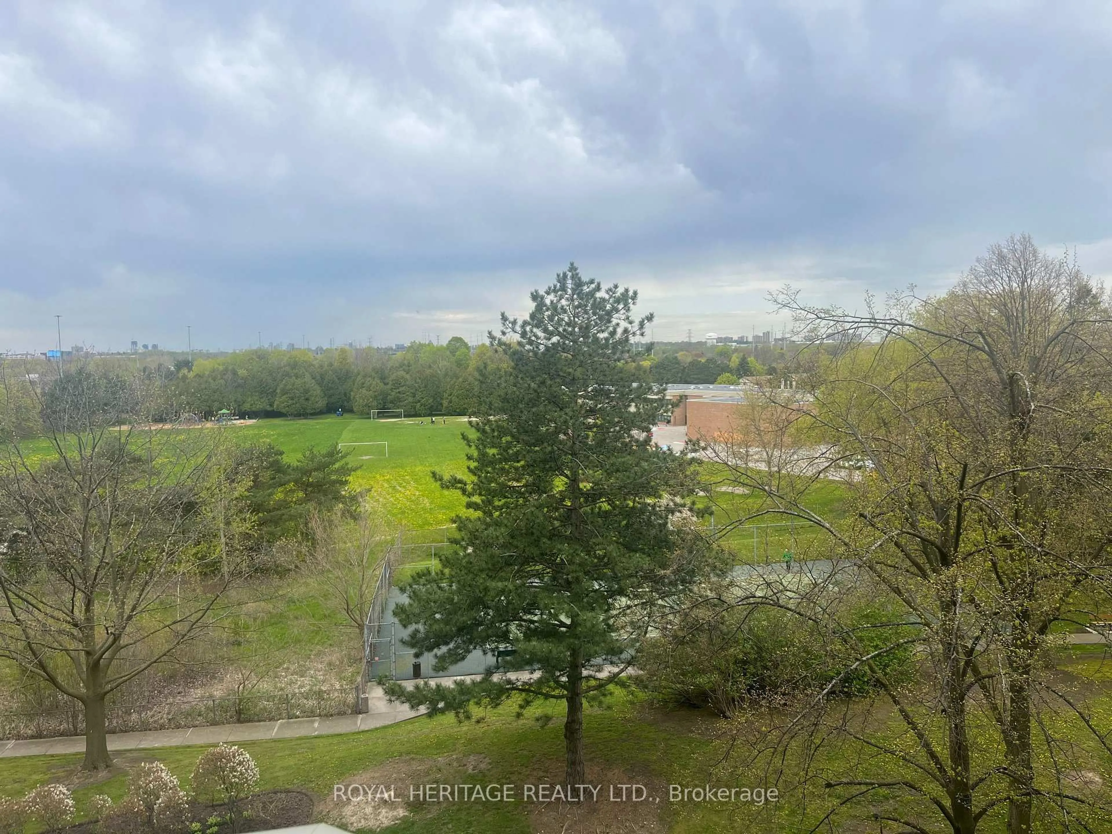 A pic from outside/outdoor area/front of a property/back of a property/a pic from drone, water/lake/river/ocean view for 20 Dean Park Rd #617, Toronto Ontario M1B 3G9