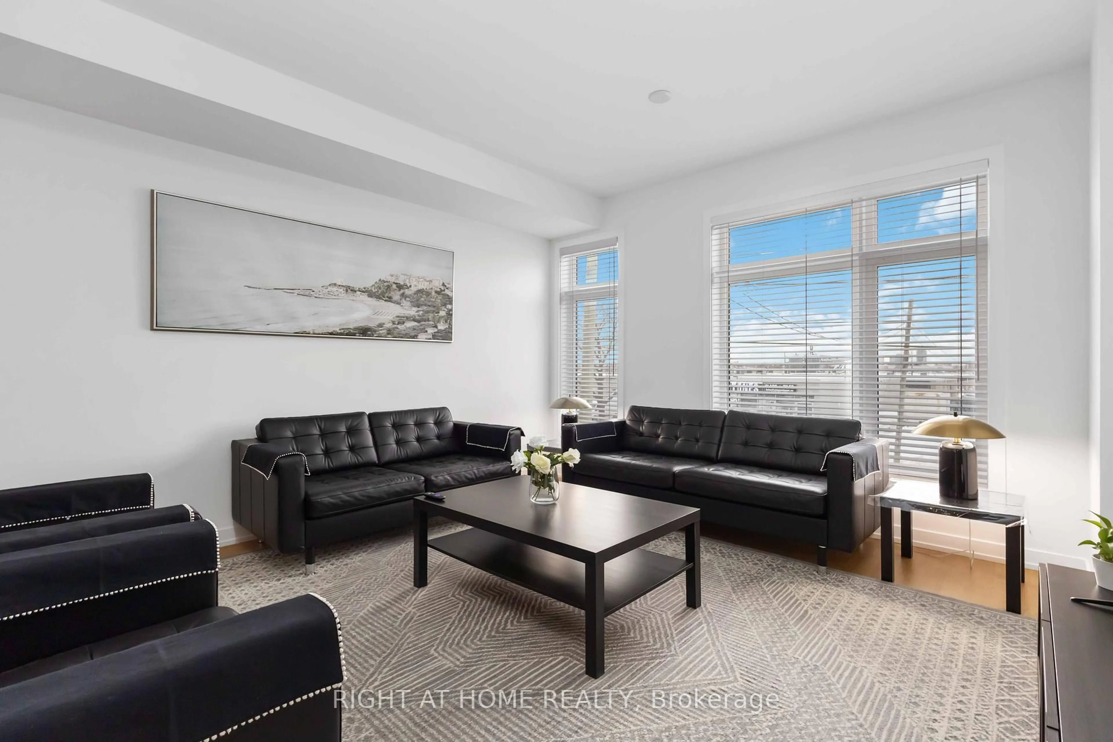 Living room with furniture, unknown for 1557 Midland Ave, Toronto Ontario M1P 0G3