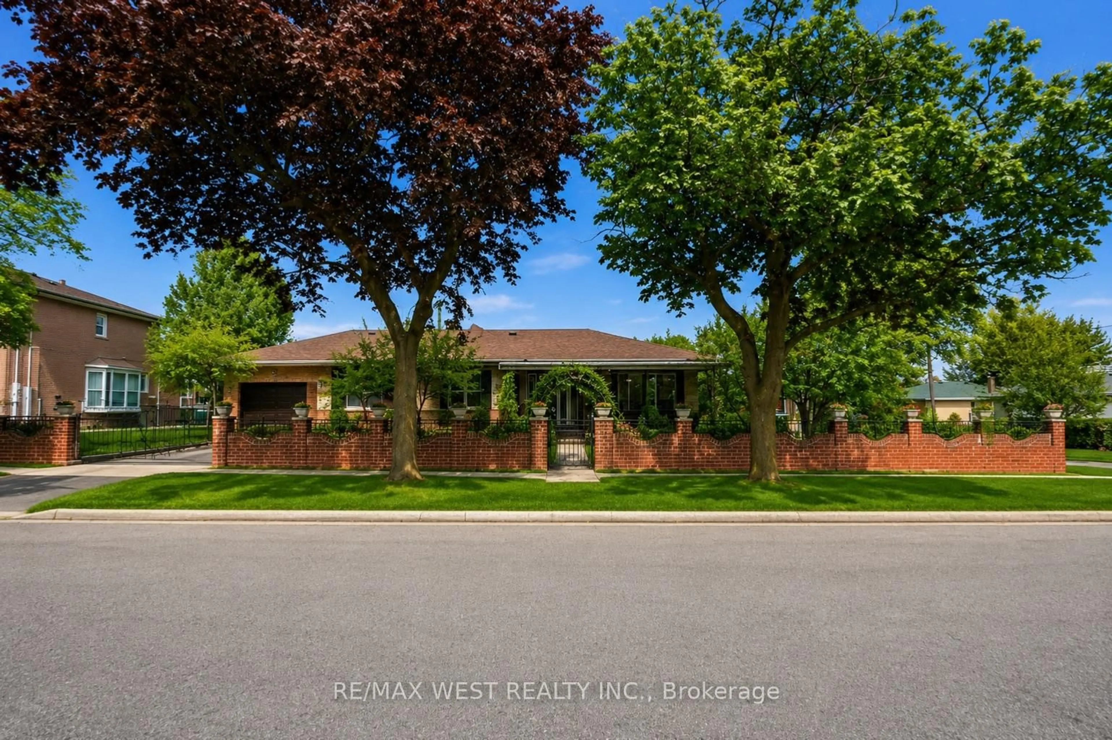 Home with brick exterior material, street for 119 Benjamin Blvd, Toronto Ontario M1K 3P4