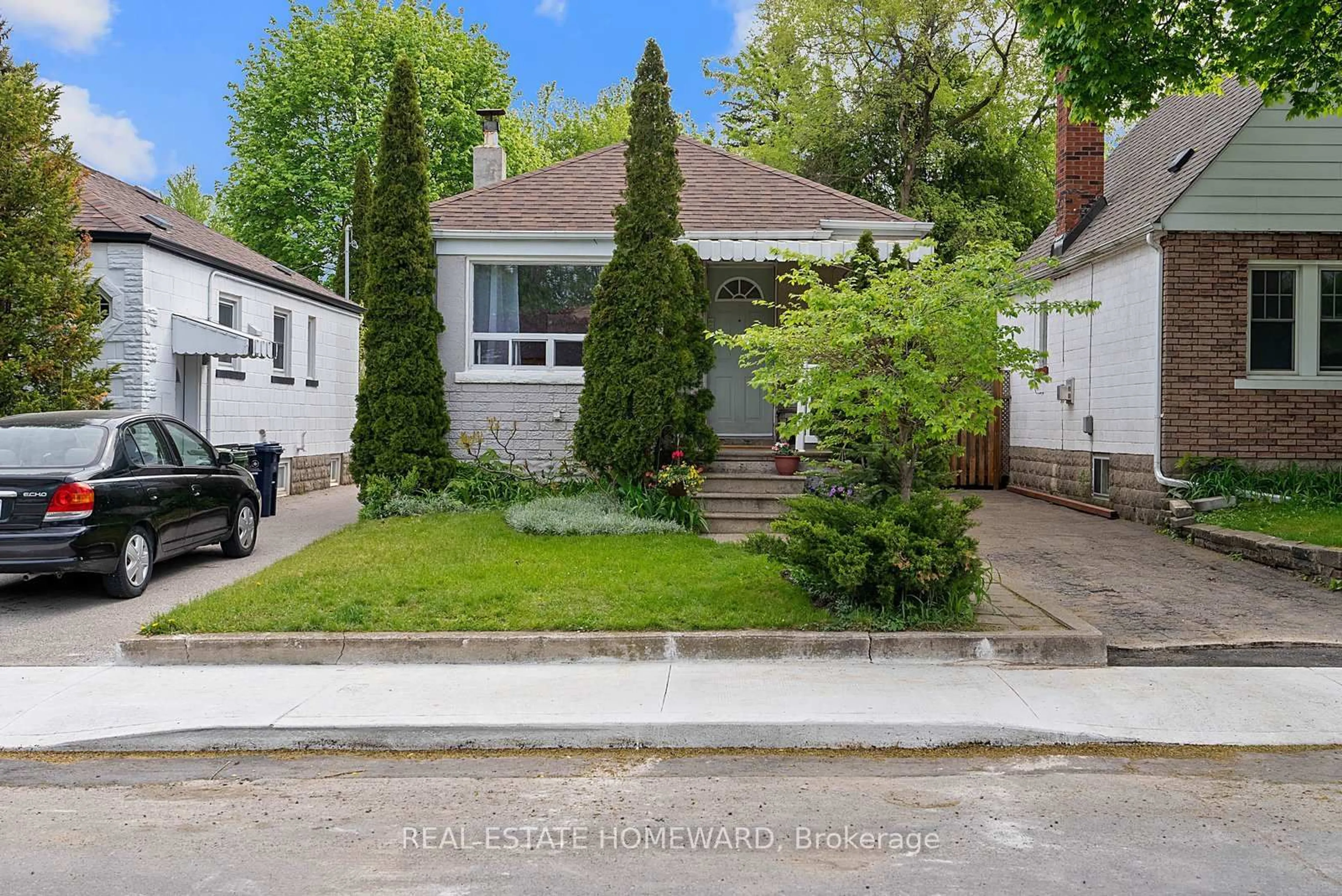 Patio, street for 59 Manderely Dr, Toronto Ontario M1N 3G1