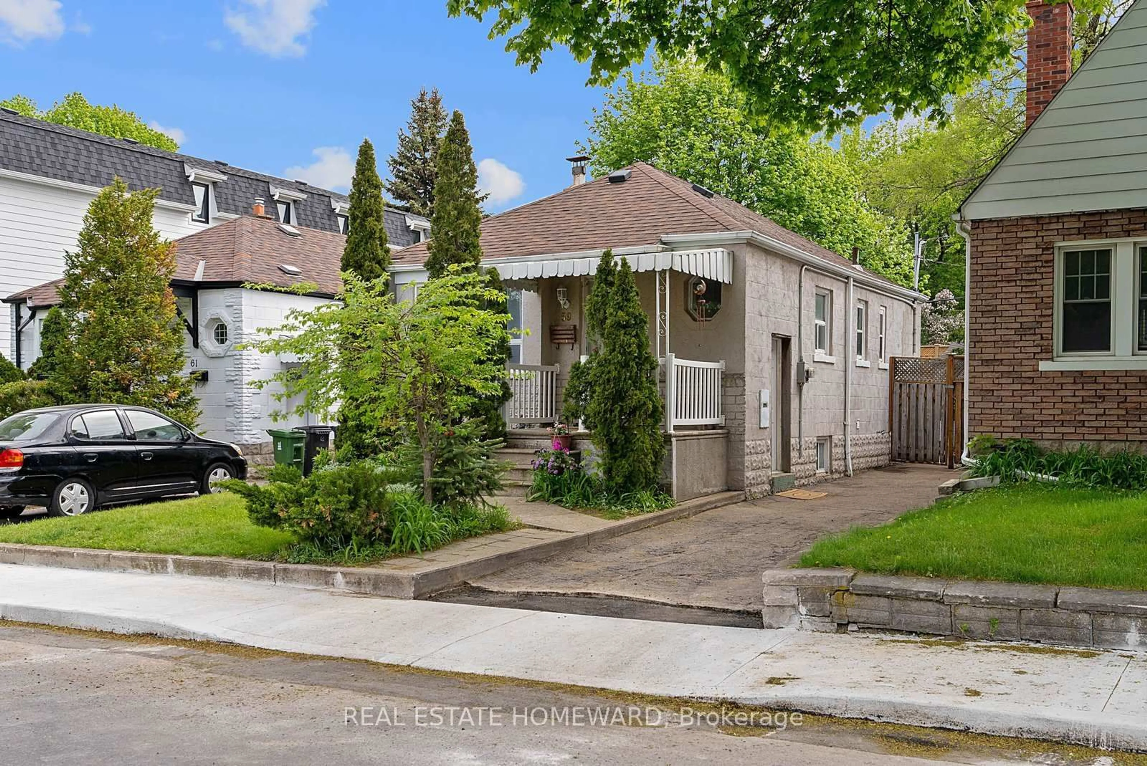 A pic from outside/outdoor area/front of a property/back of a property/a pic from drone, street for 59 Manderely Dr, Toronto Ontario M1N 3G1