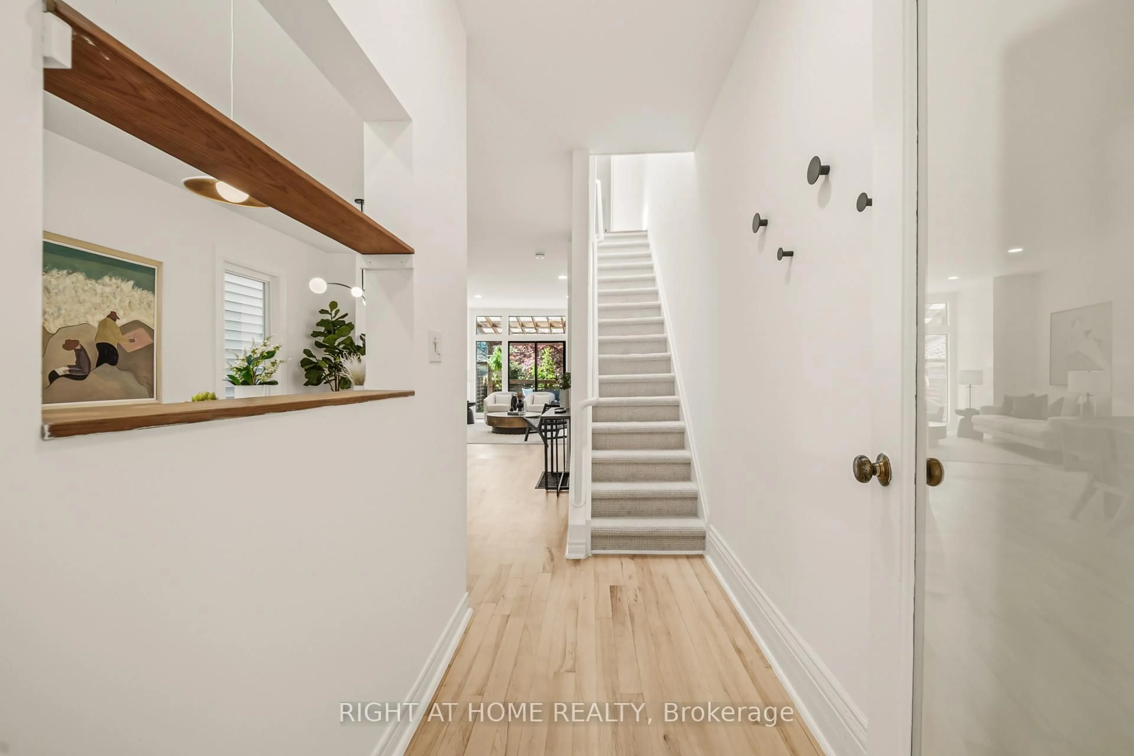 Indoor entryway for 304 Riverdale Ave, Toronto Ontario M4J 1A2