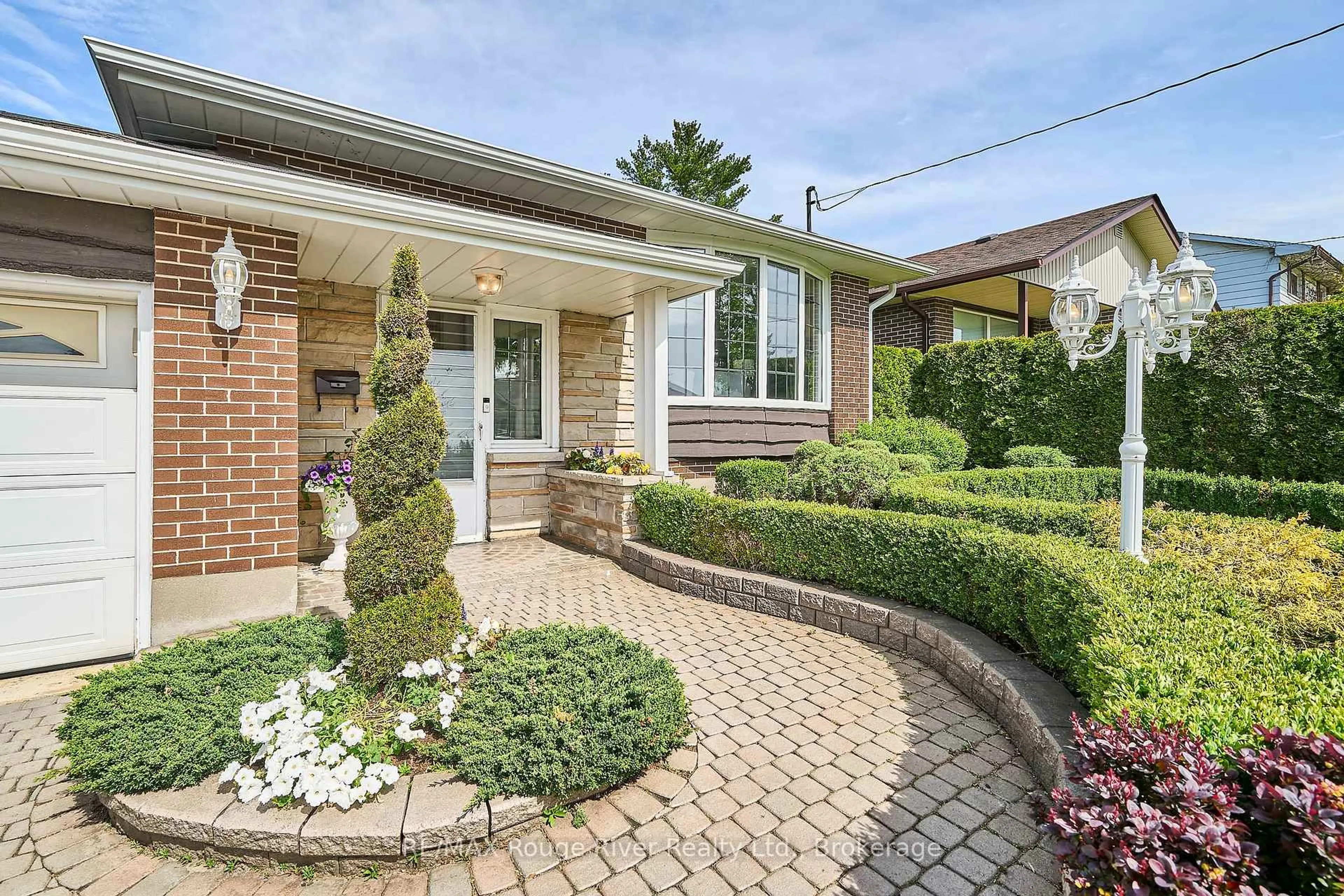 Home with brick exterior material, street for 485 Elizabeth St, Oshawa Ontario L1J 5S9