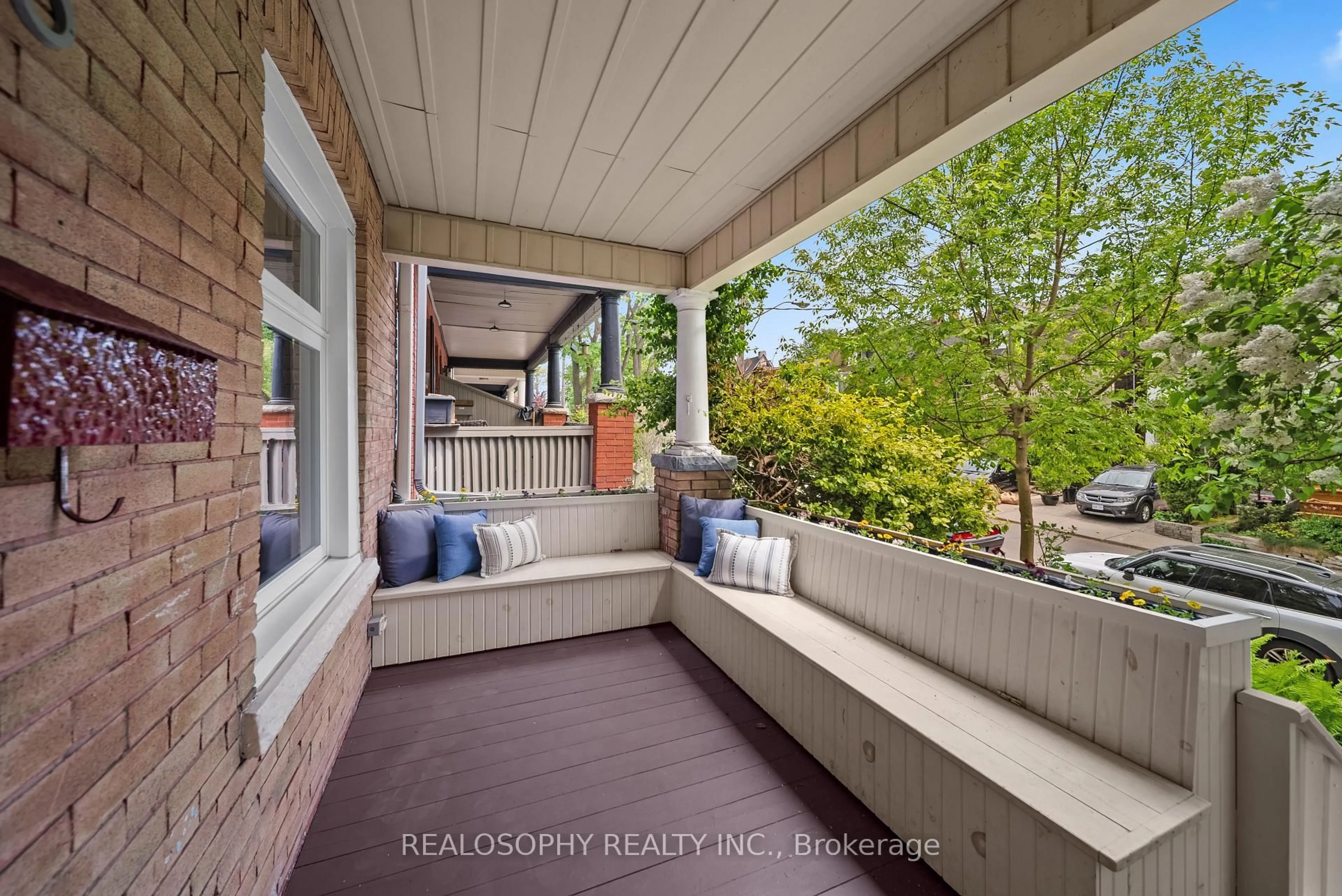 Patio, street for 118 Ivy Ave, Toronto Ontario M4L 2H7