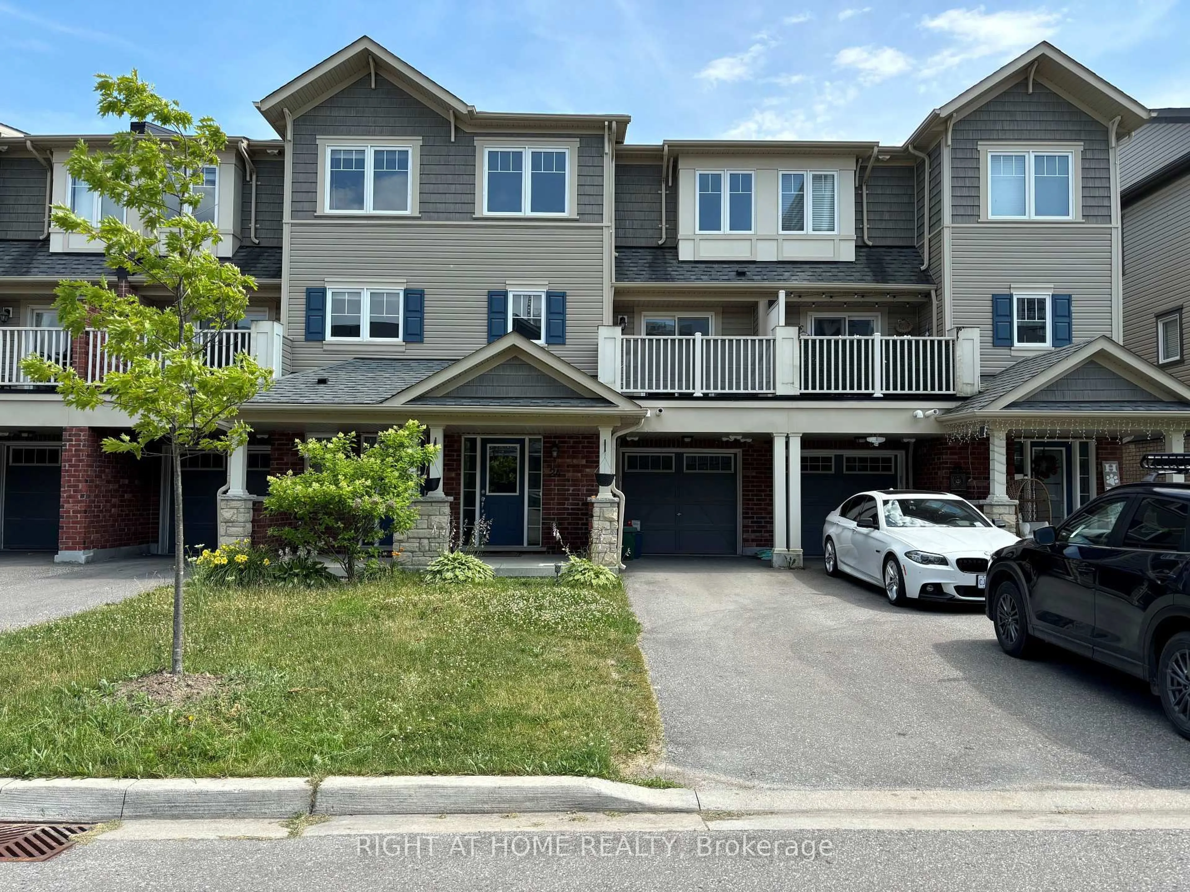 A pic from outside/outdoor area/front of a property/back of a property/a pic from drone, street for 24 Nearco Cres, Oshawa Ontario L1L 0J4