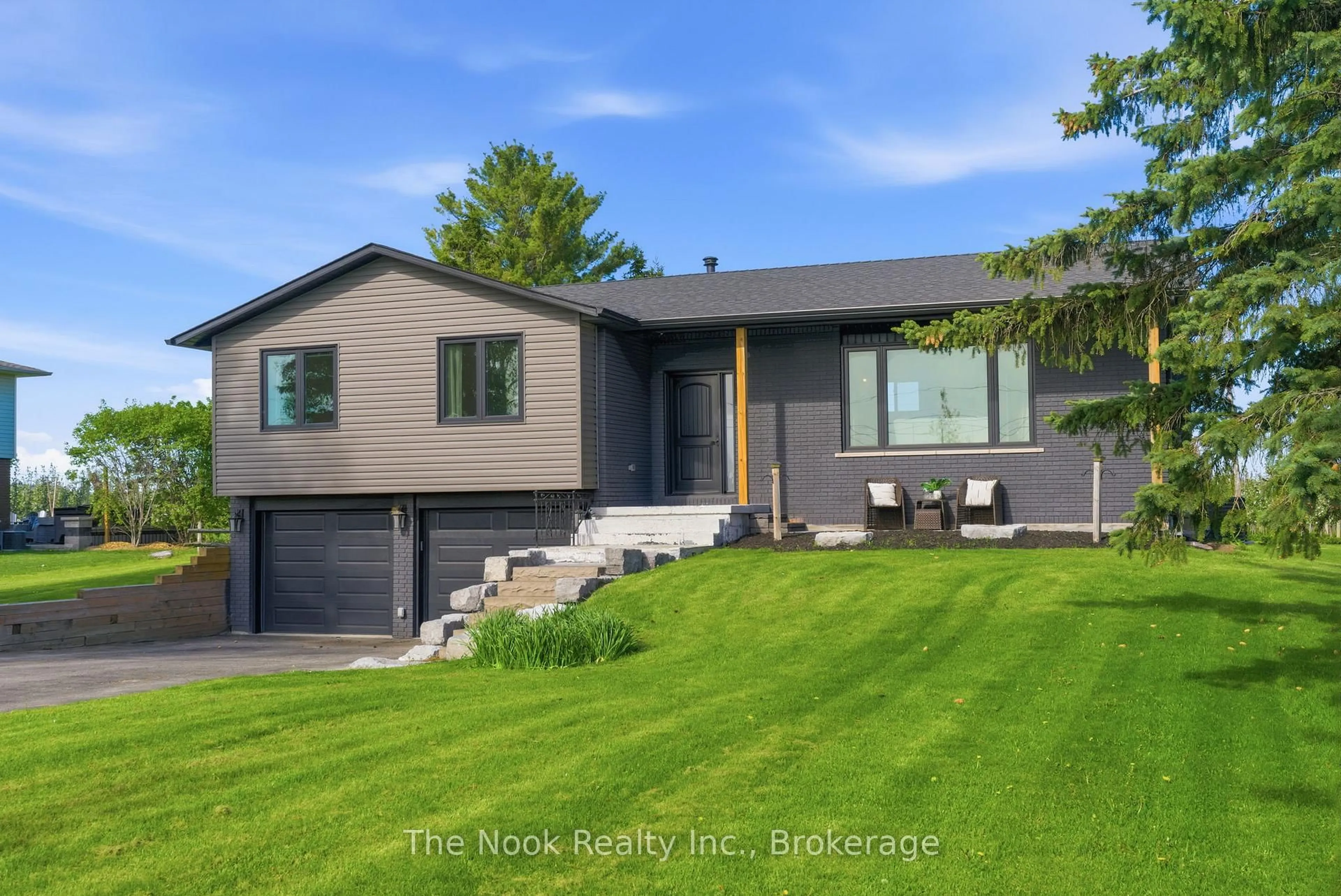 Home with vinyl exterior material, unknown for 2625 Bellwood Dr, Clarington Ontario L1B 1L9