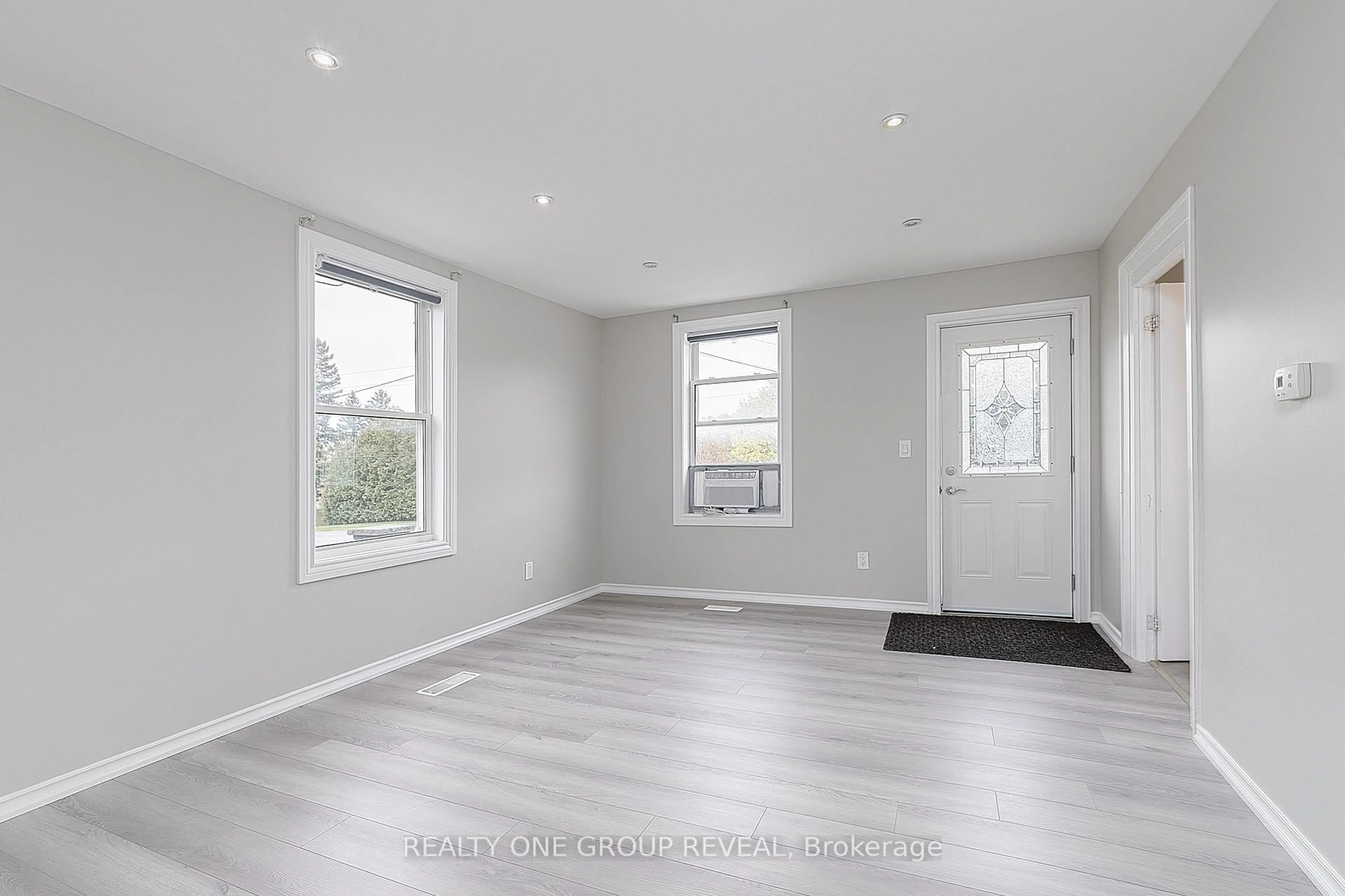 A pic of a room for 1524 Nash Rd, Clarington Ontario L1E 2K8