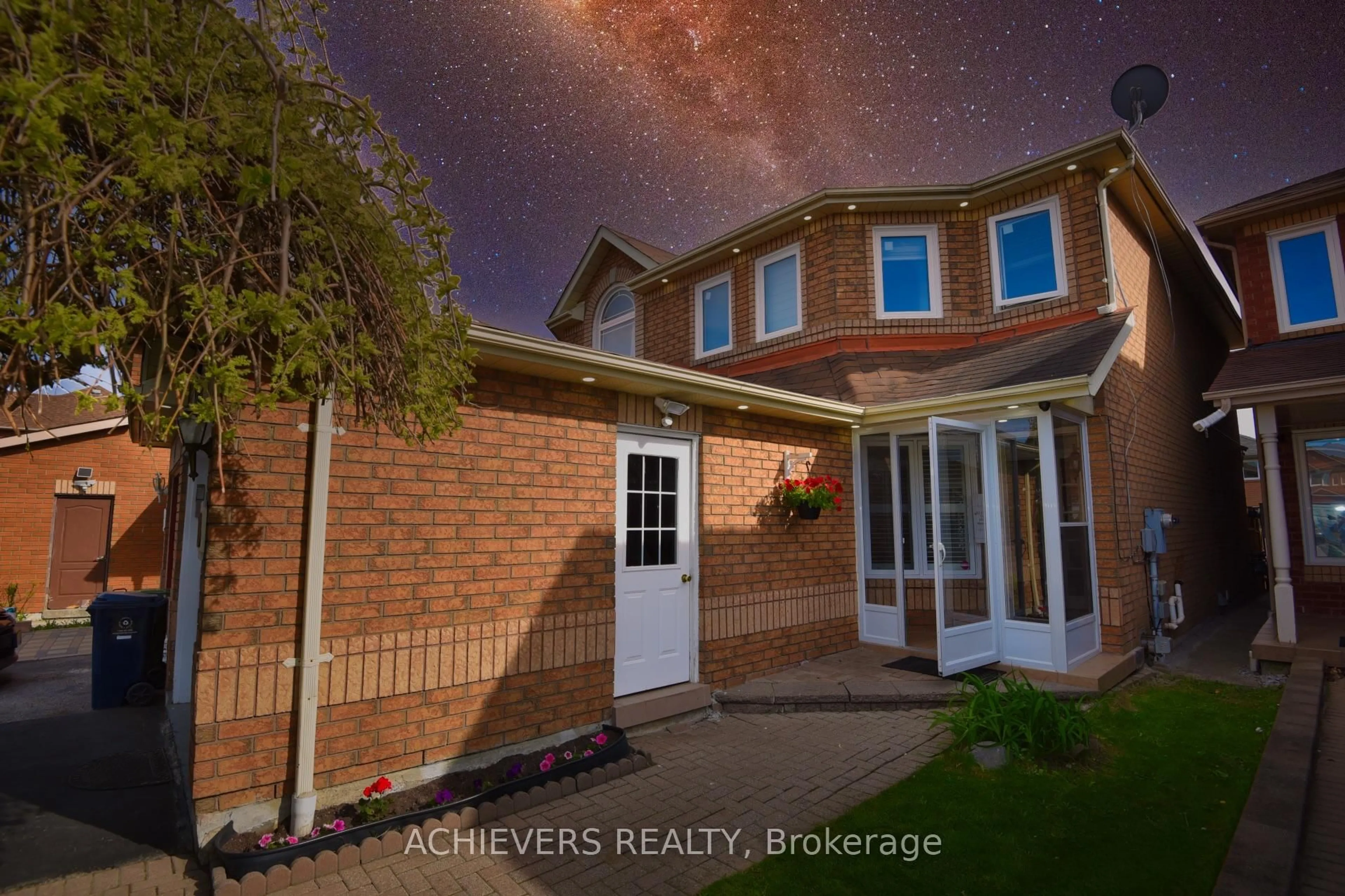 Home with brick exterior material, street for 10 Gramercy Sq, Toronto Ontario M1X 1S5