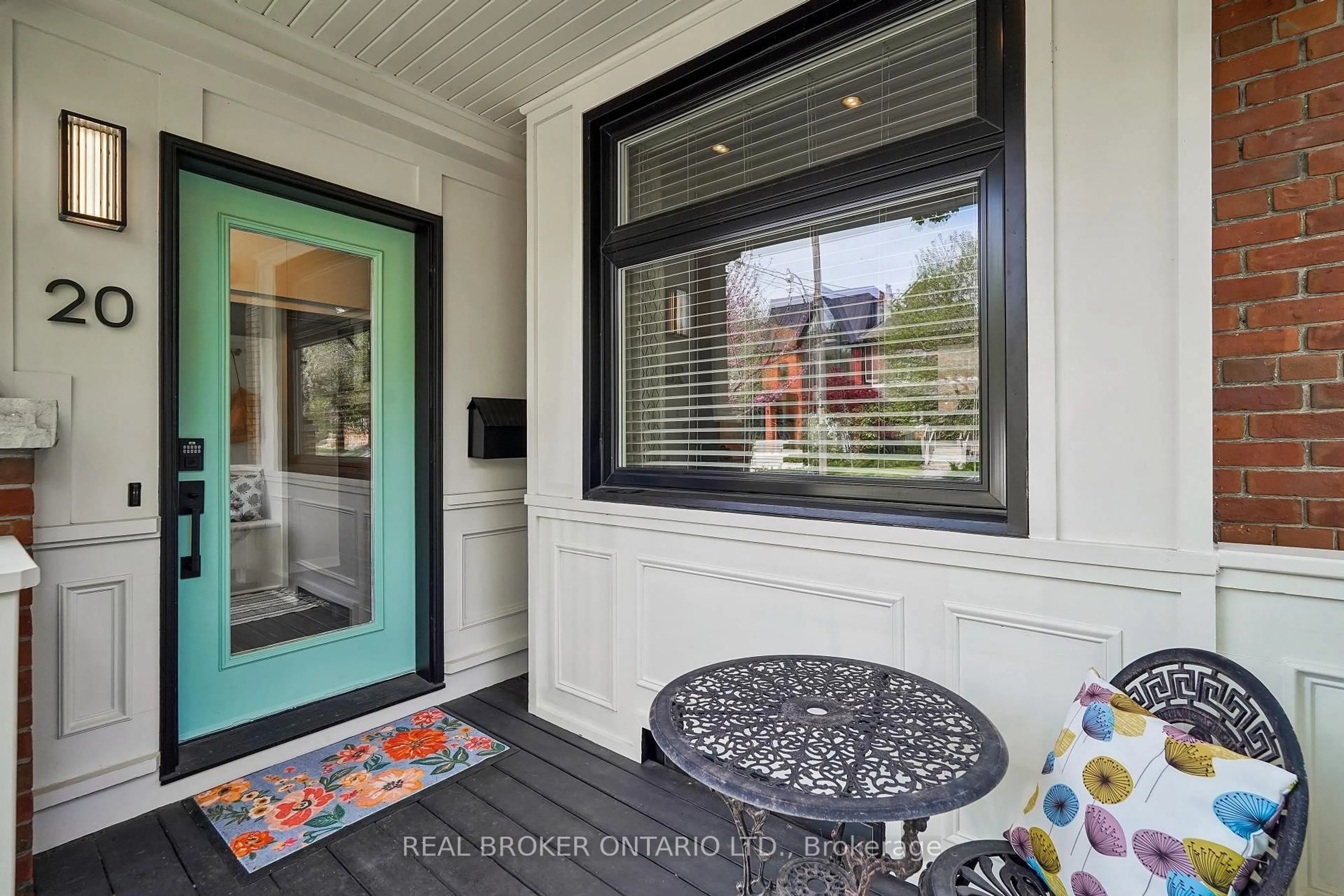 Indoor entryway for 20 Brookmount Rd, Toronto Ontario M4L 3N1