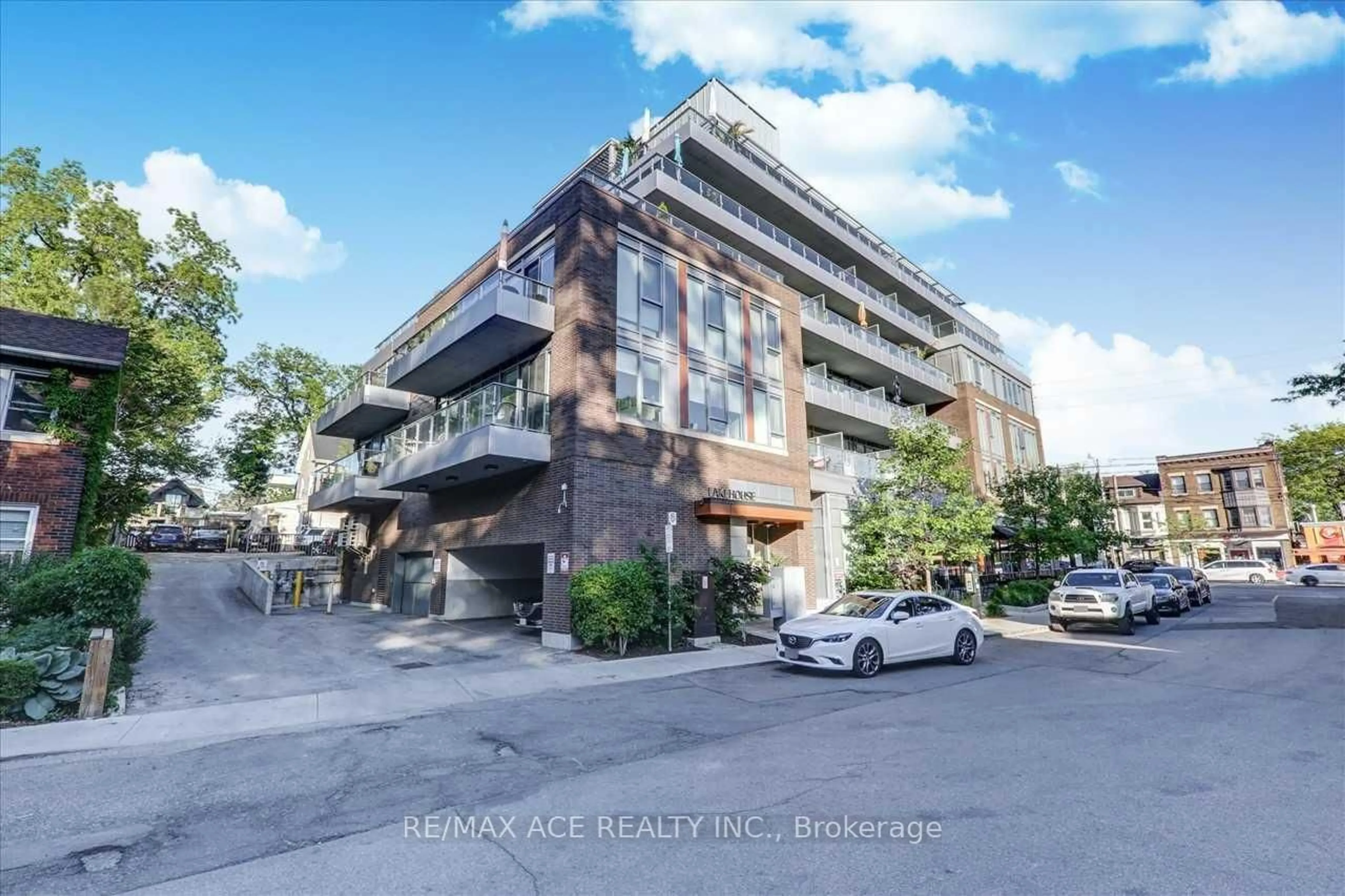 Unknown for 1960 Queen St #206, Toronto Ontario M4L 1H8