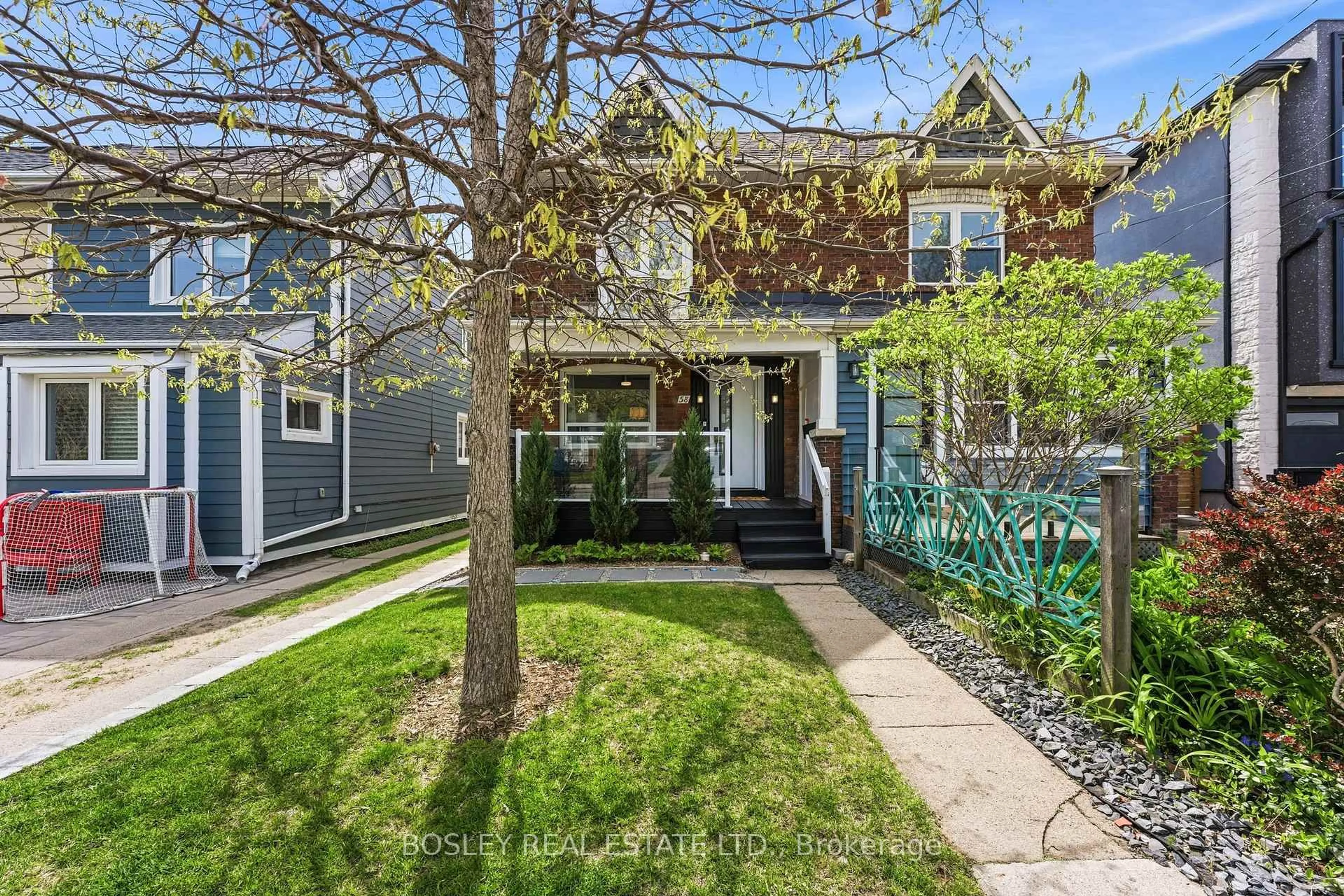 Home with vinyl exterior material, street for 58 Valhalla Blvd, Toronto Ontario M1N 3B3
