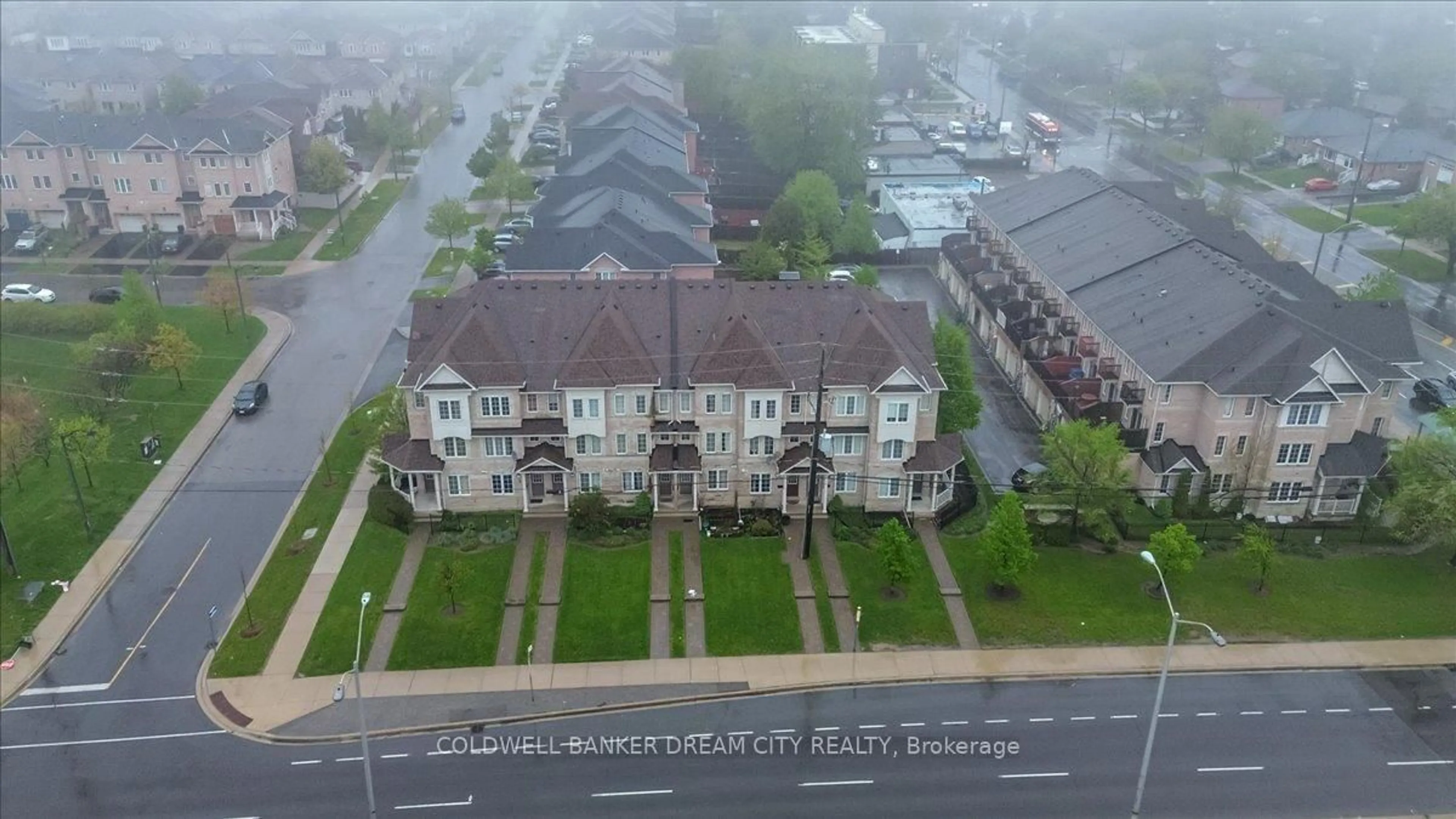 A pic from outside/outdoor area/front of a property/back of a property/a pic from drone, city buildings view from balcony for 559 Midland Ave, Toronto Ontario M1N 4E8