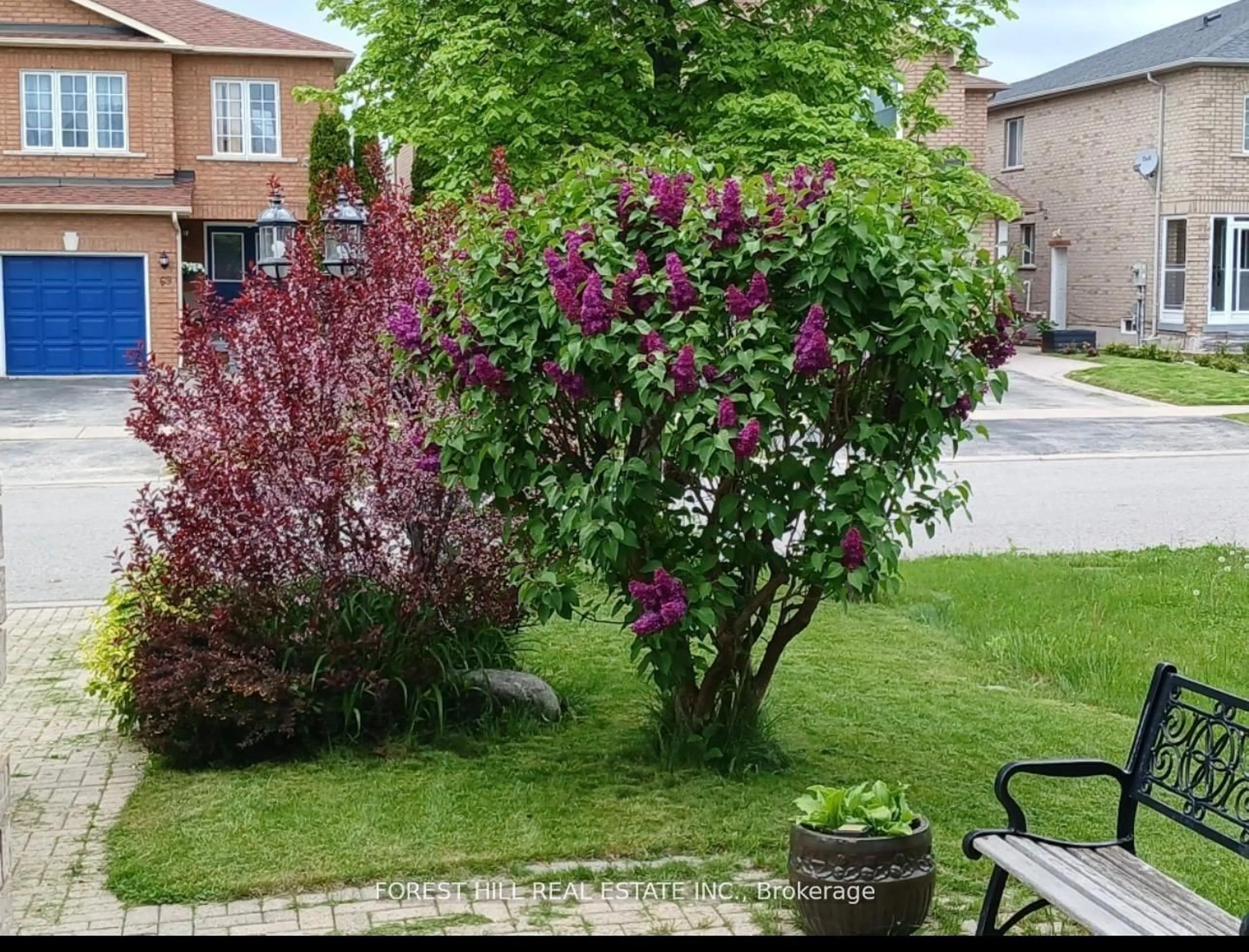 A pic from outside/outdoor area/front of a property/back of a property/a pic from drone, street for 70 Havenlea Rd, Toronto Ontario M1X 1T2