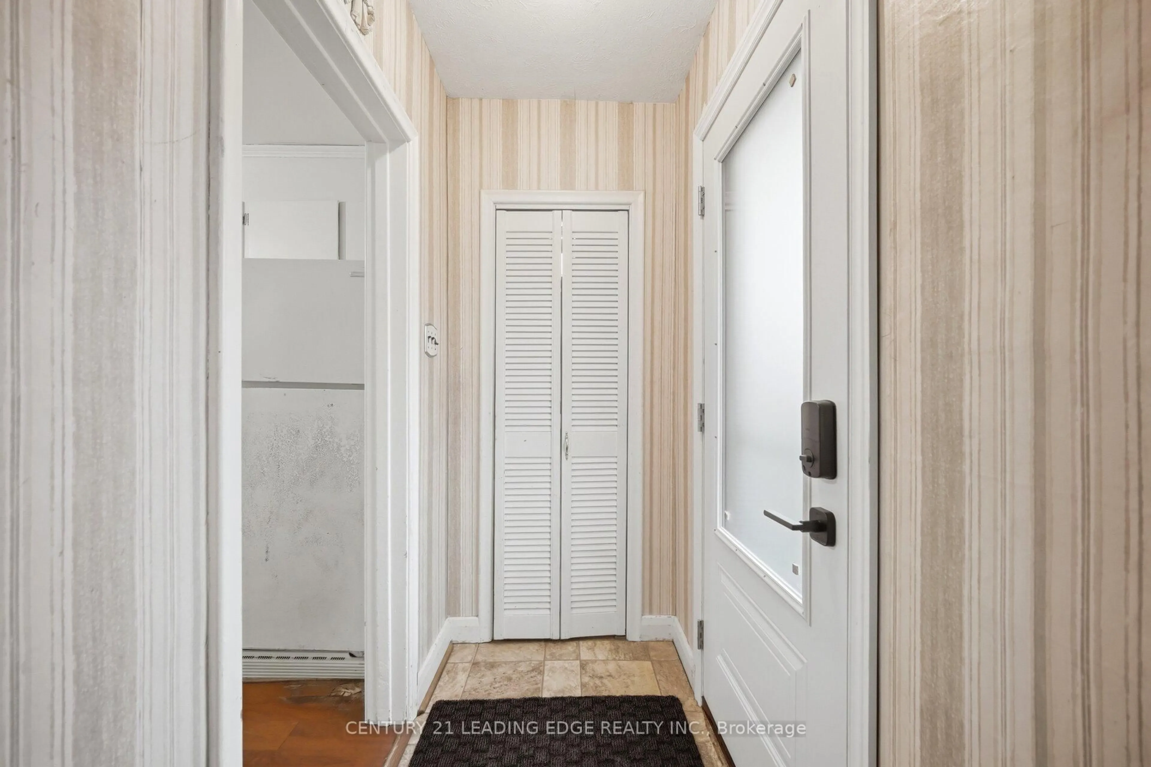 Indoor entryway for 54 Lewiston Rd, Toronto Ontario M1P 1X9