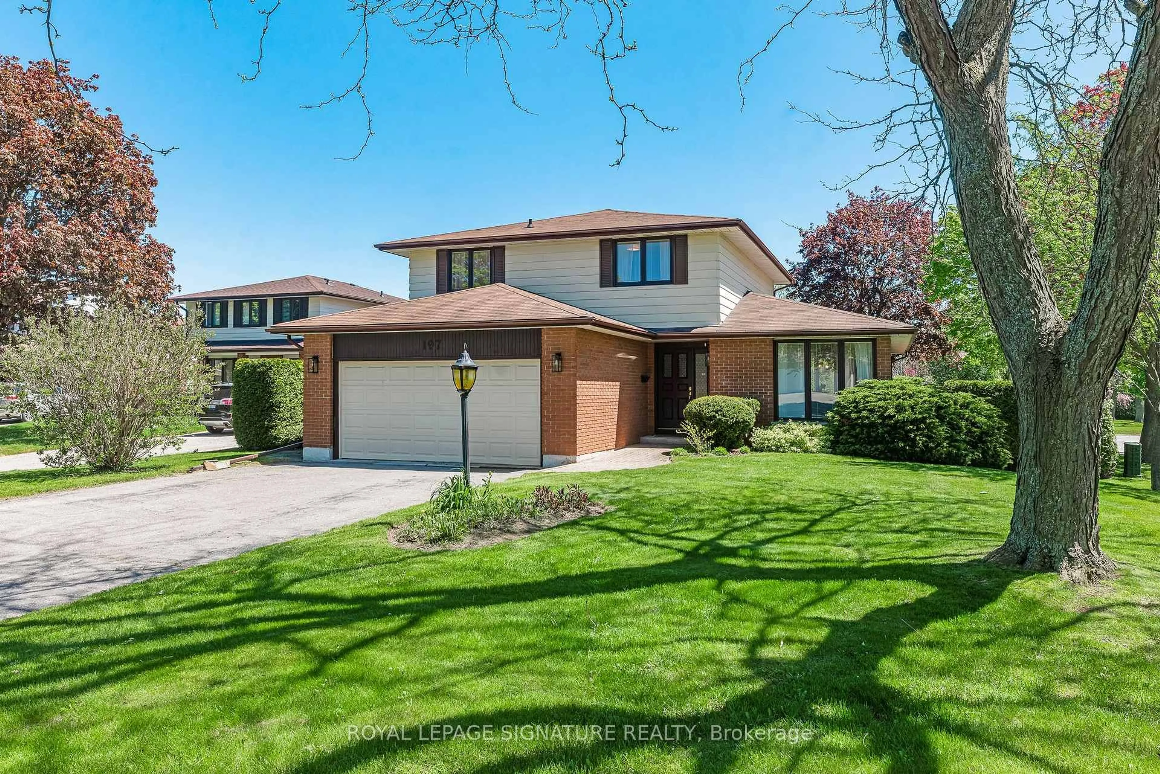 Home with brick exterior material, street for 197 Baker Crt, Oshawa Ontario L1G 7N2