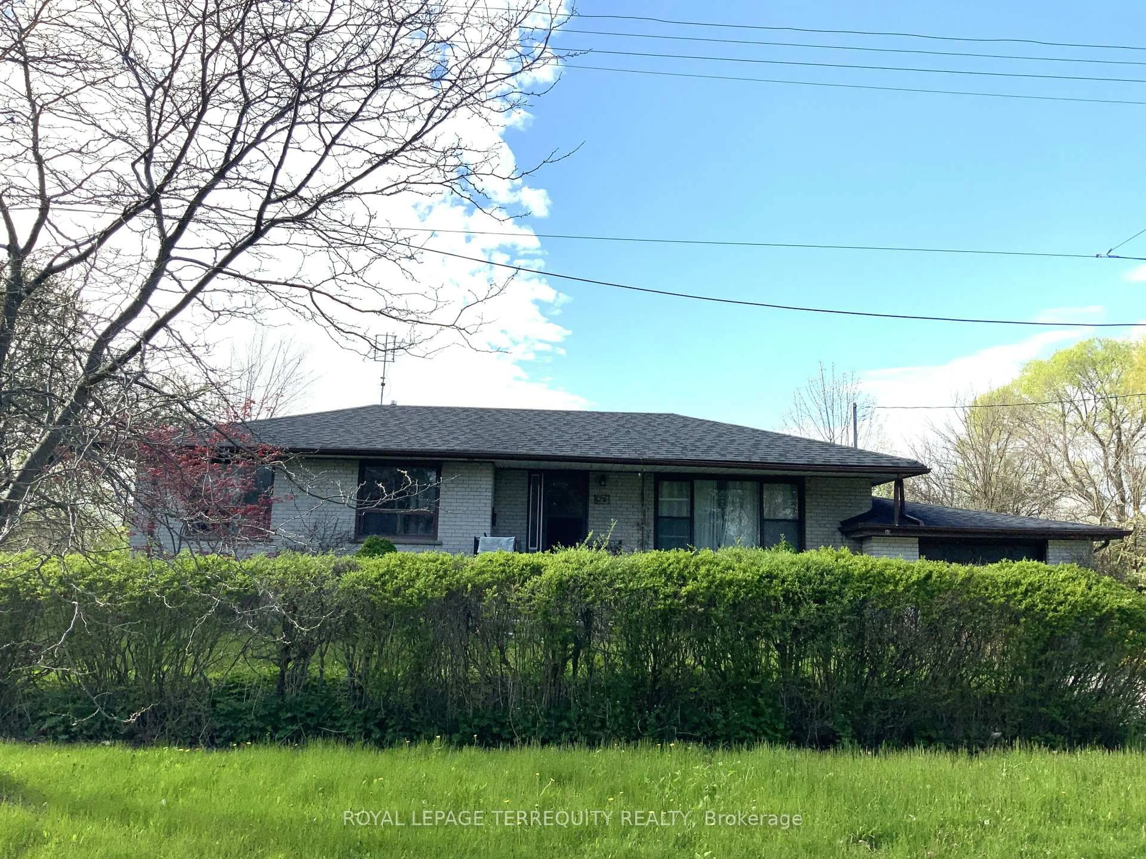 A pic from outside/outdoor area/front of a property/back of a property/a pic from drone, street for 20 Maida Vale, Toronto Ontario M1K 2X7