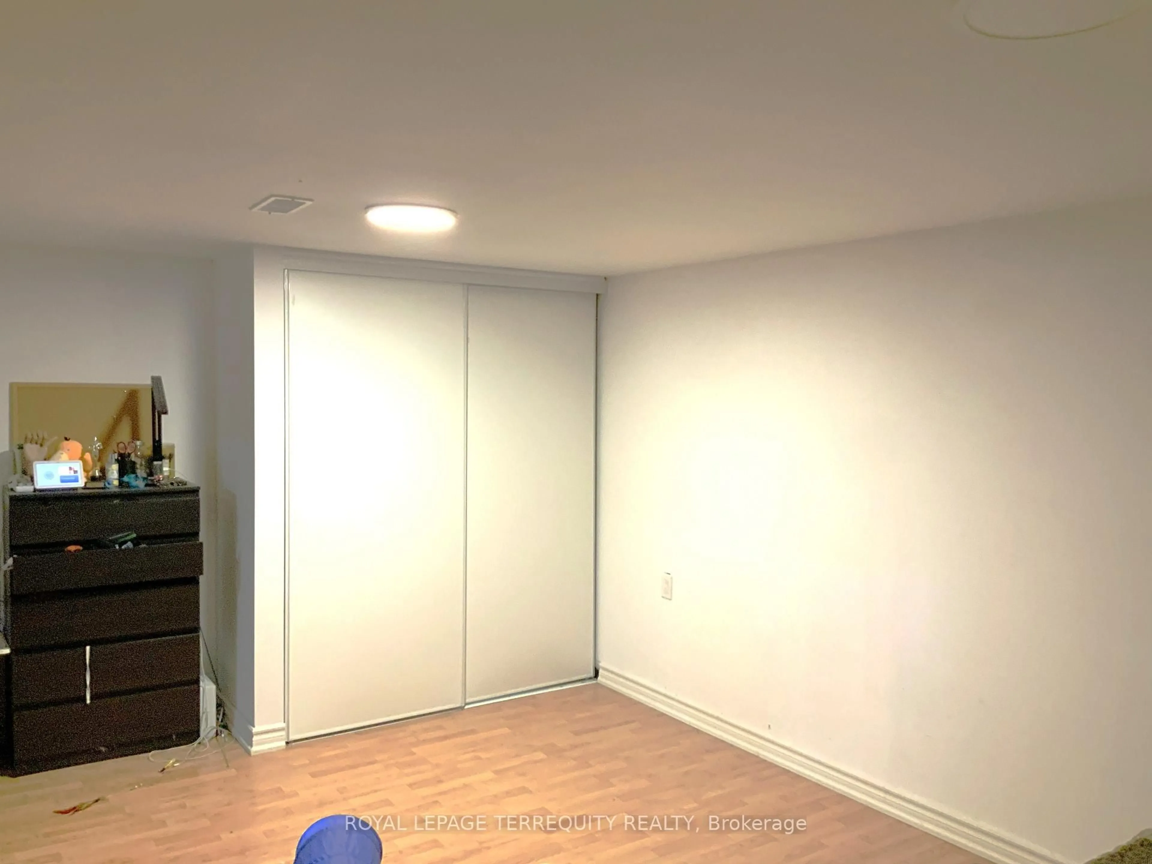 A pic of a room for 20 Maida Vale, Toronto Ontario M1K 2X7